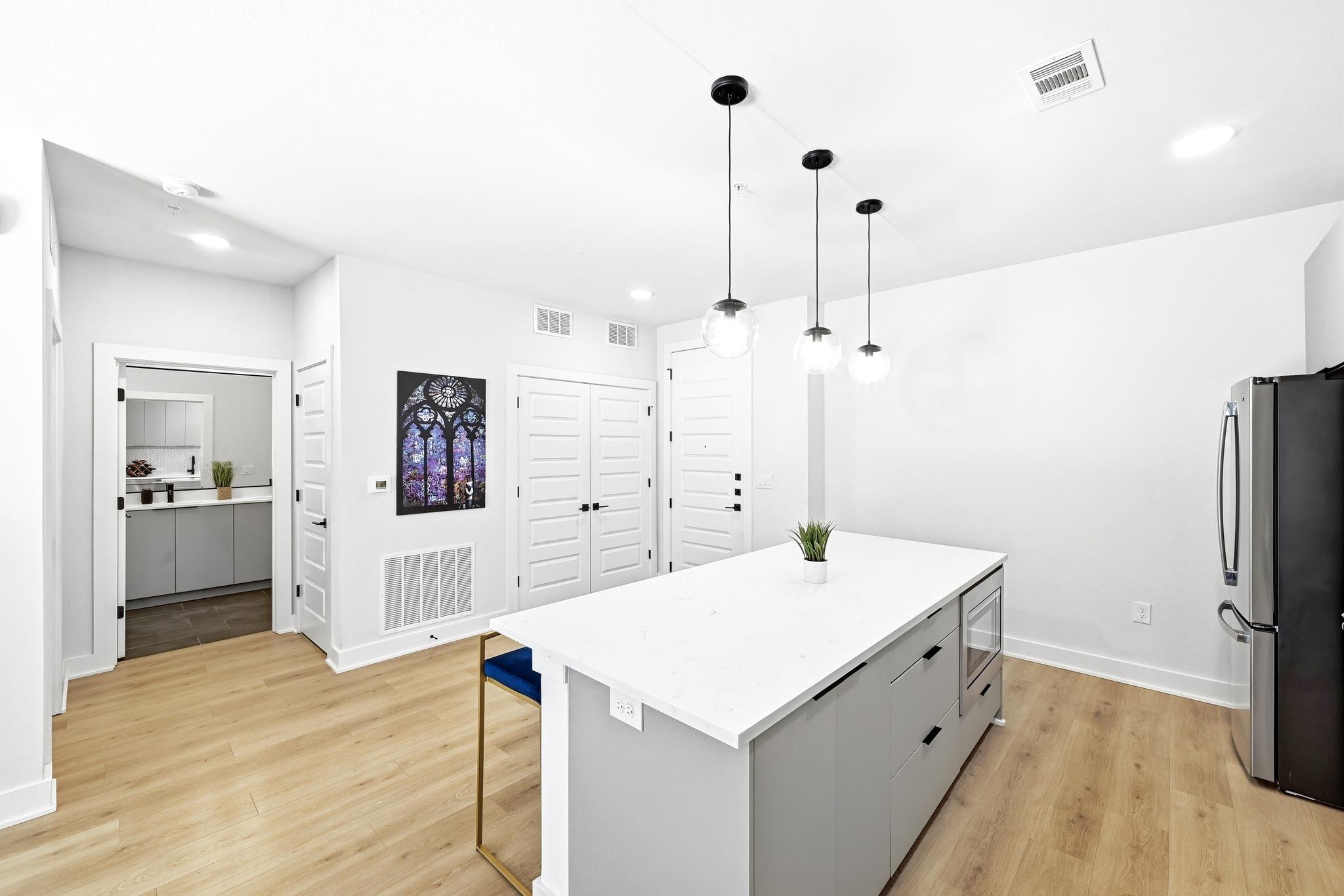 2500 Longview St # 103, Austin, TX 78705