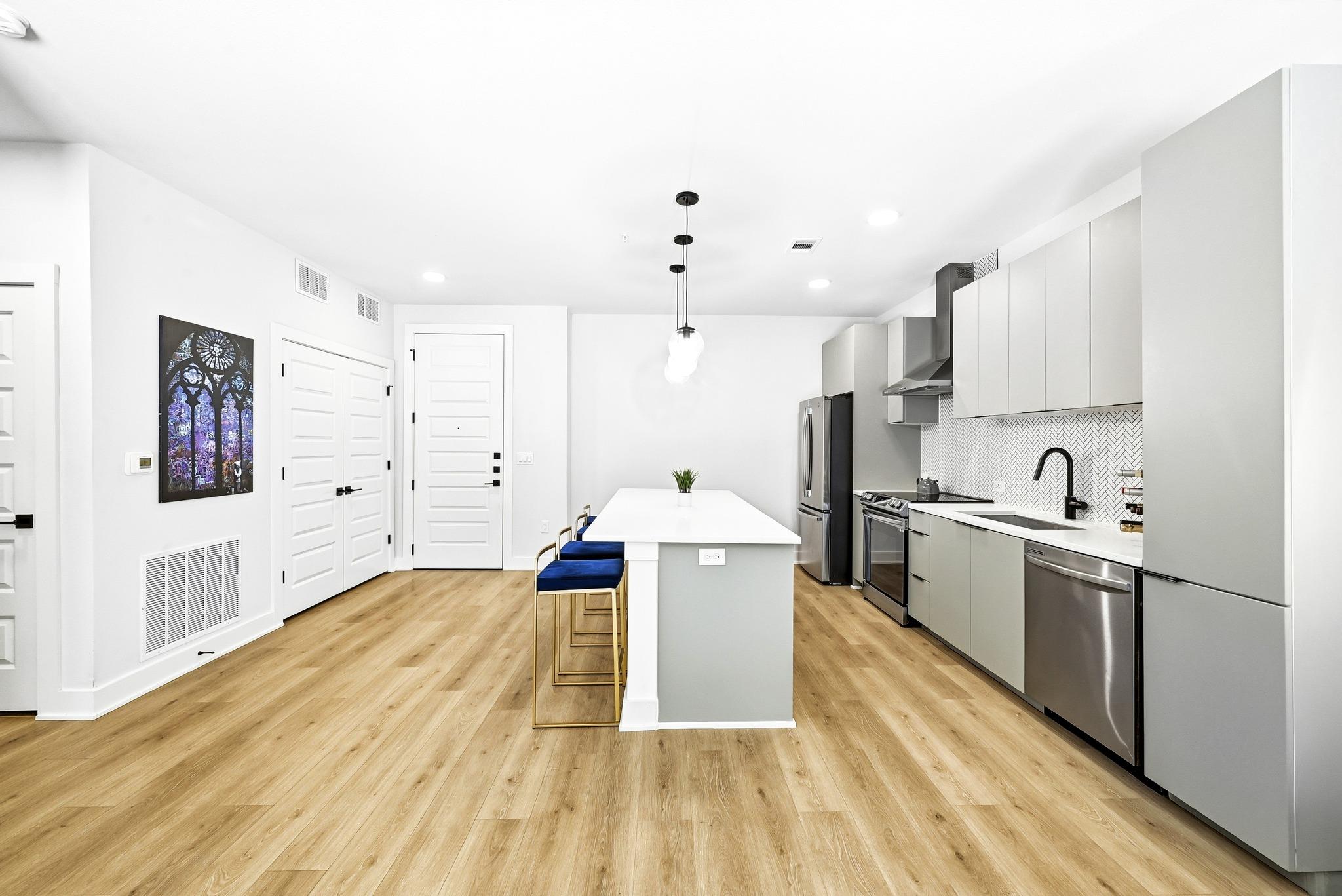 2500 Longview St # 103, Austin, TX 78705