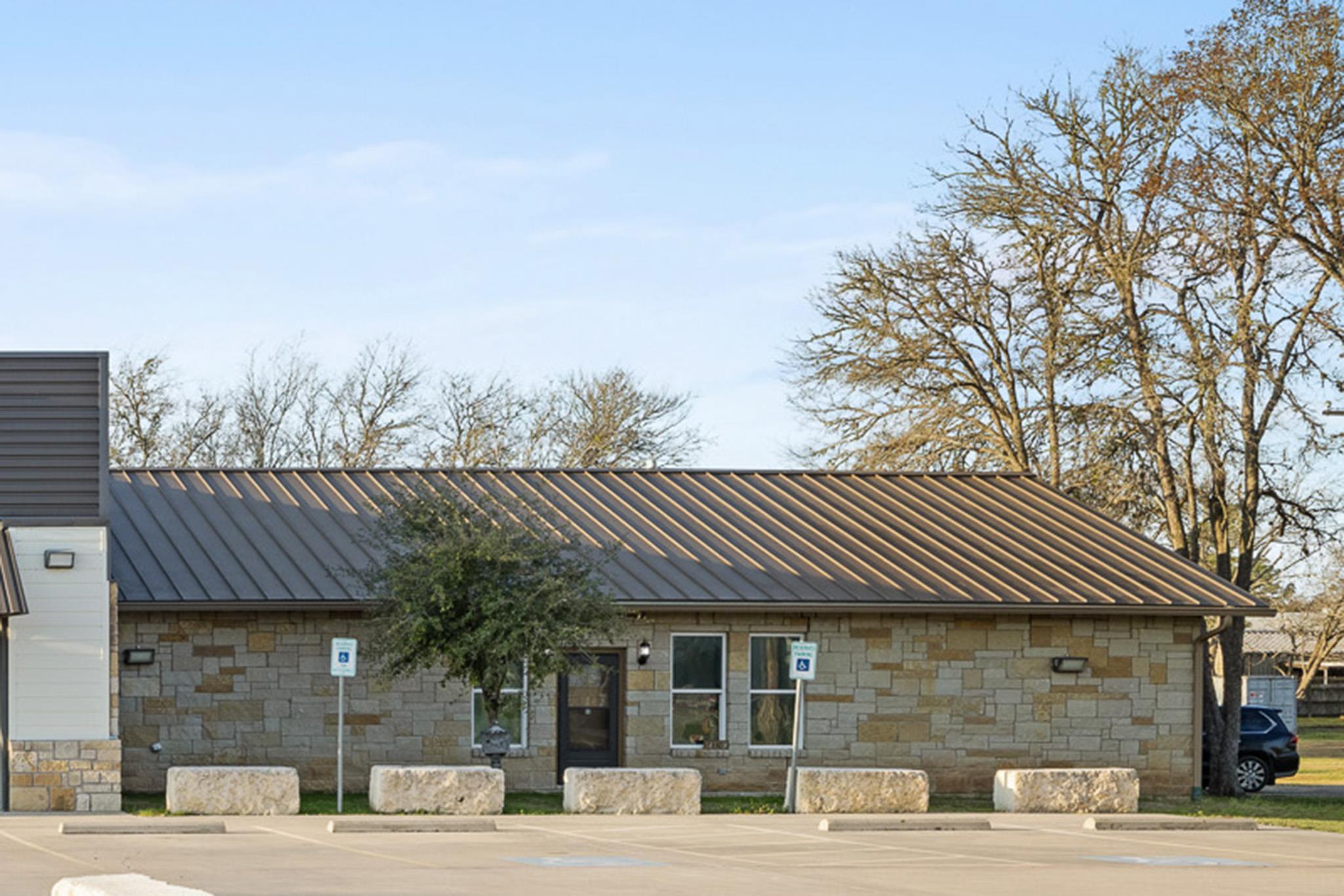1417 W State Highway 71 # E, La Grange, TX 78945