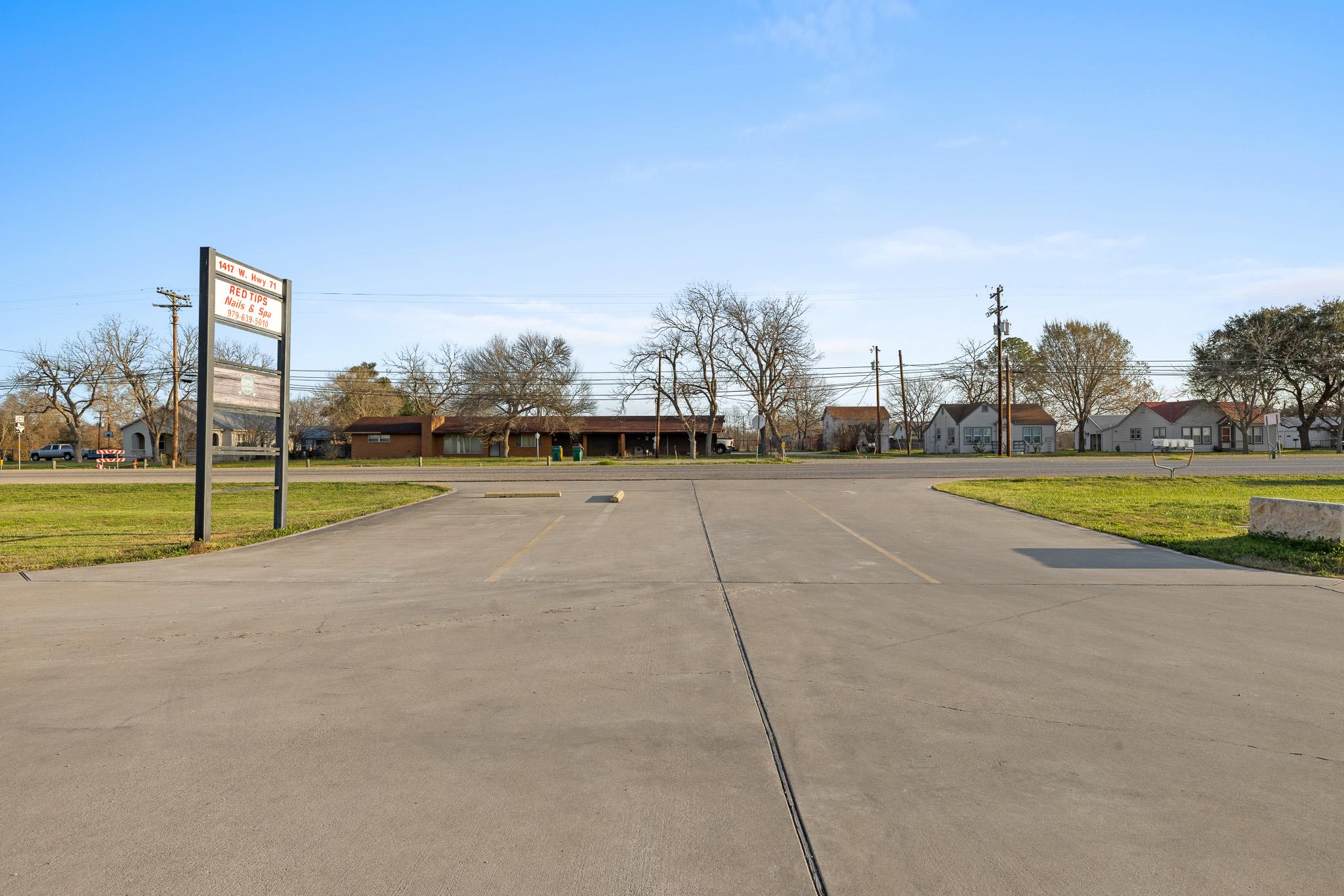 1417 W State Highway 71 # E, La Grange, TX 78945