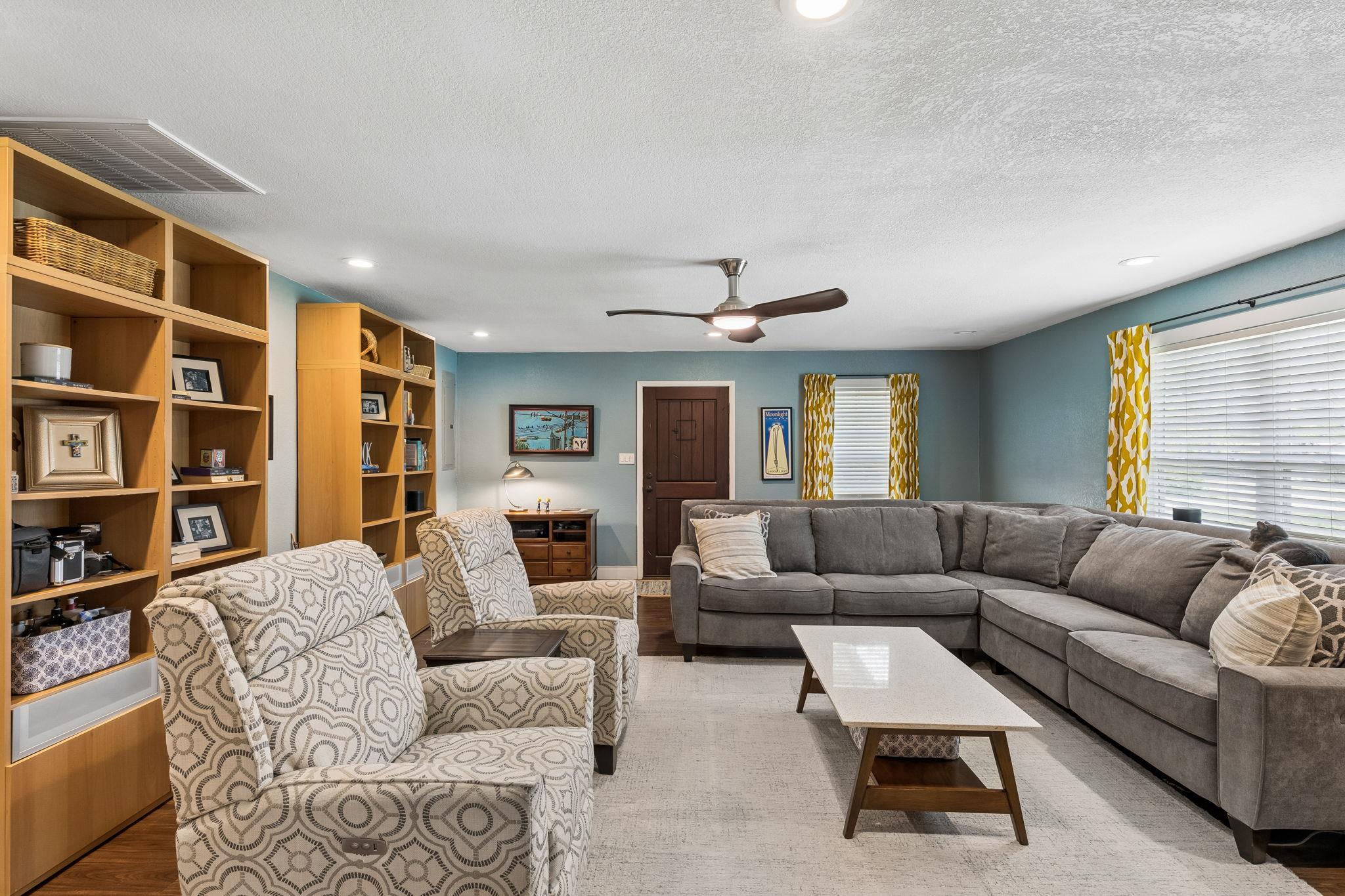 12747 Burson Dr, Manchaca, TX 78652