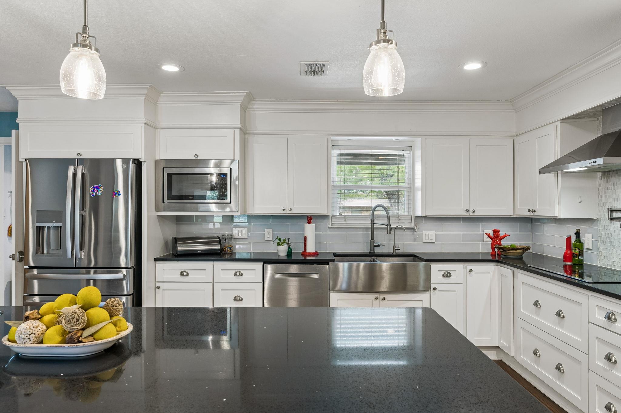 12747 Burson Dr, Manchaca, TX 78652