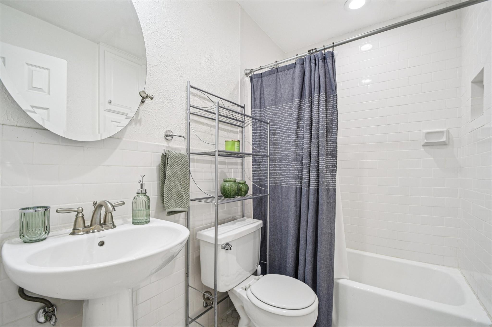 5833 Secrest Dr, Austin, TX 78759