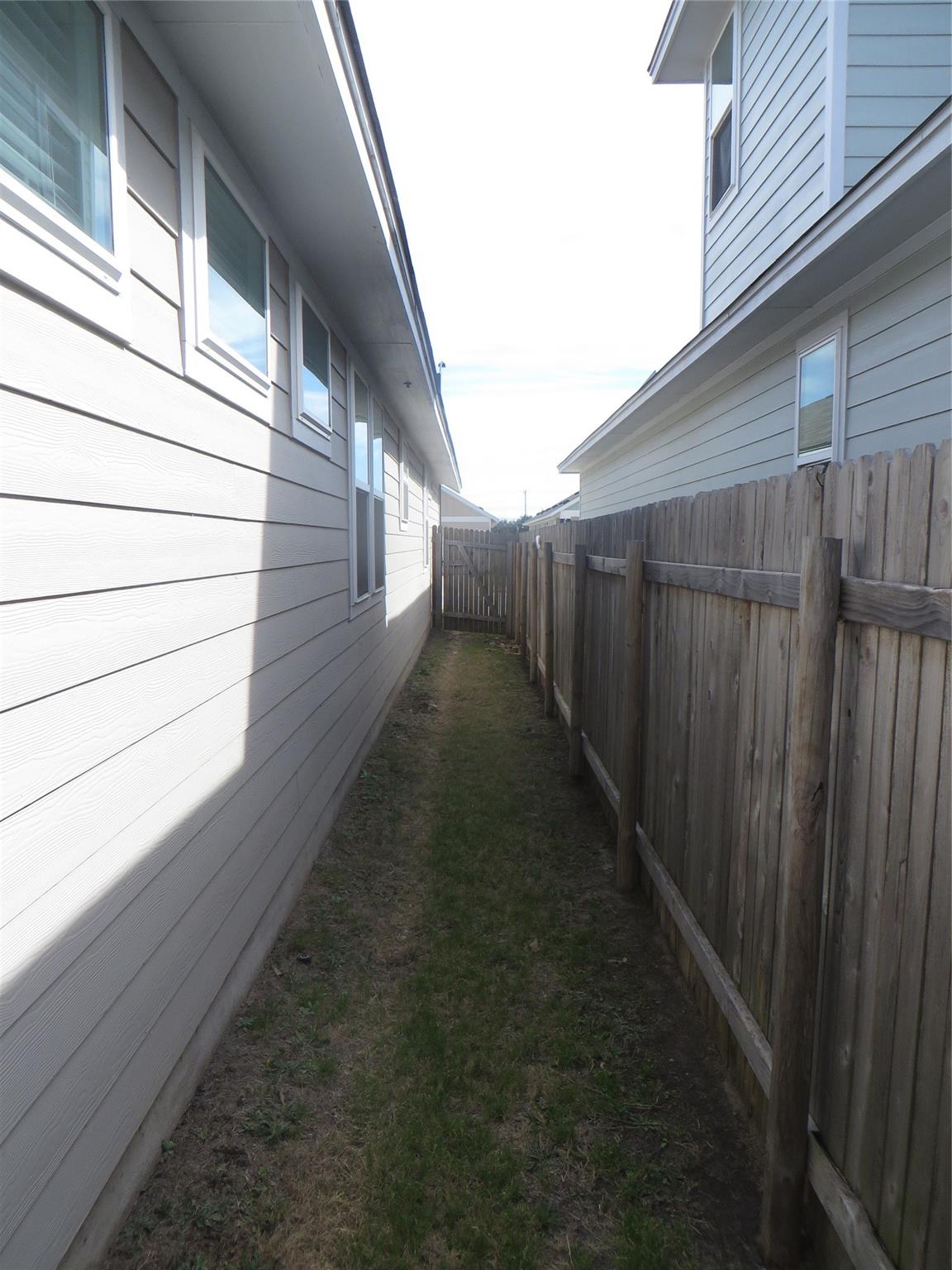 301 La Escalera Dr, Leander, TX 78641