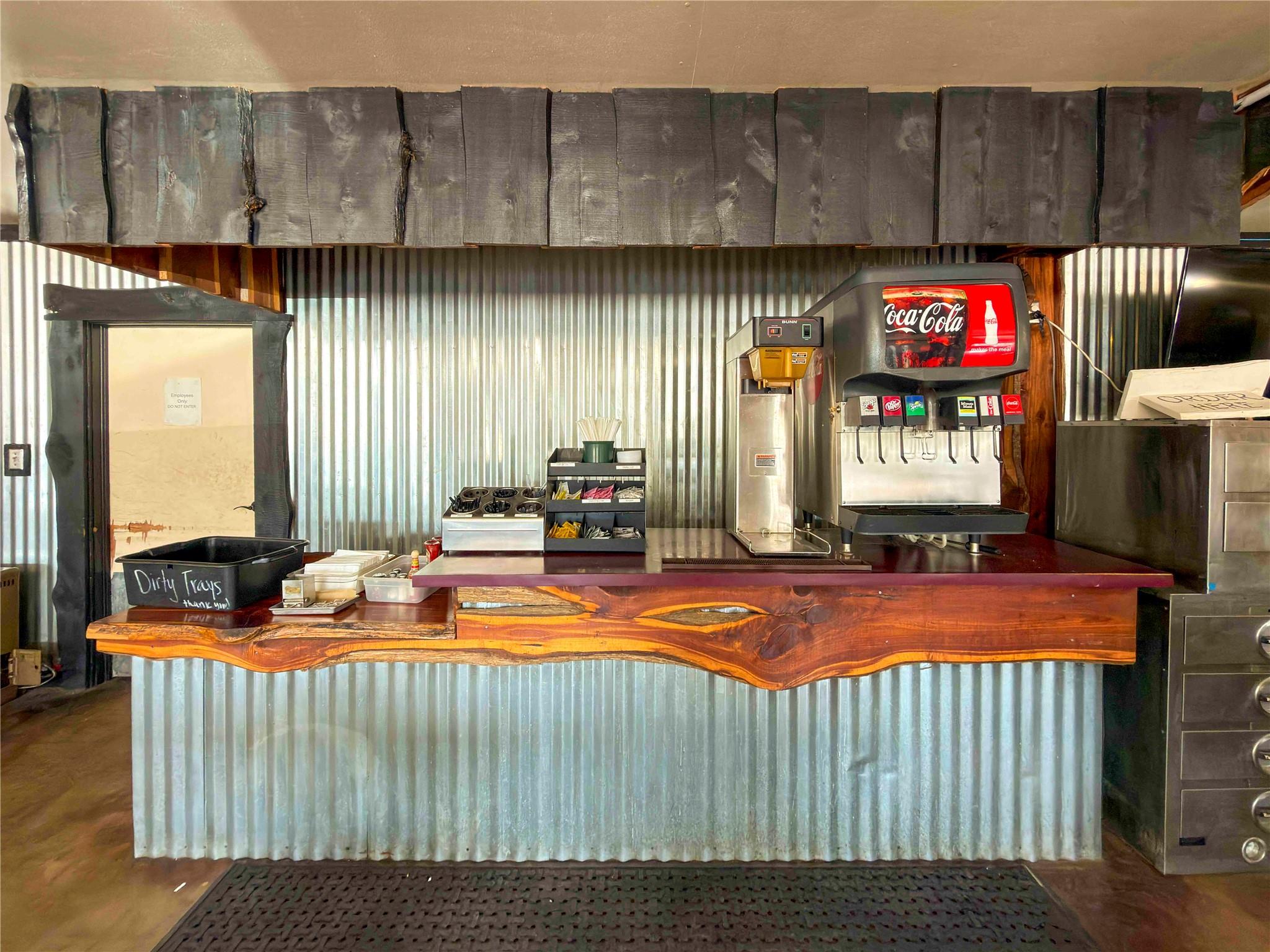 211 S Us Highway 281, Johnson City, TX 78636