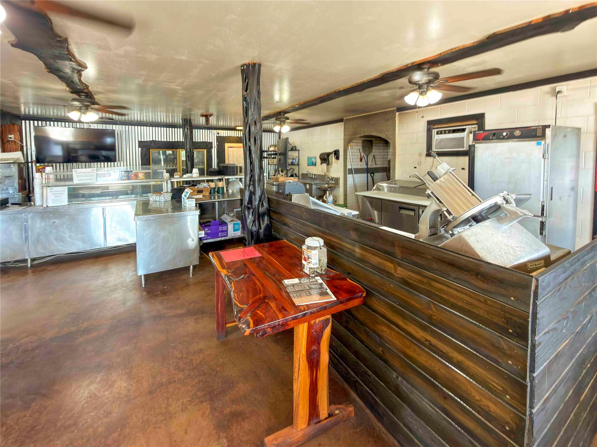 211 S Us Highway 281, Johnson City, TX 78636