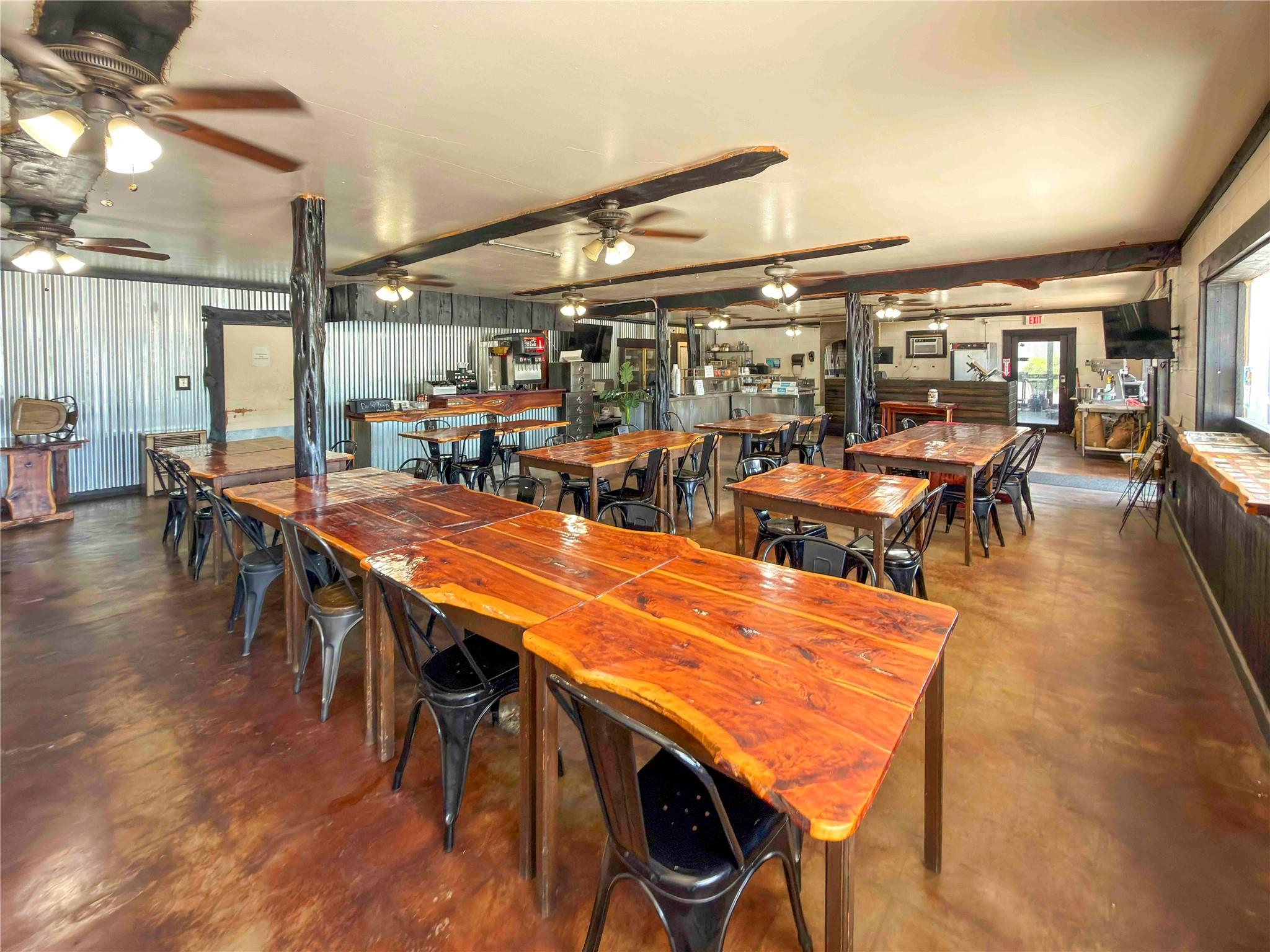 211 S Us Highway 281, Johnson City, TX 78636