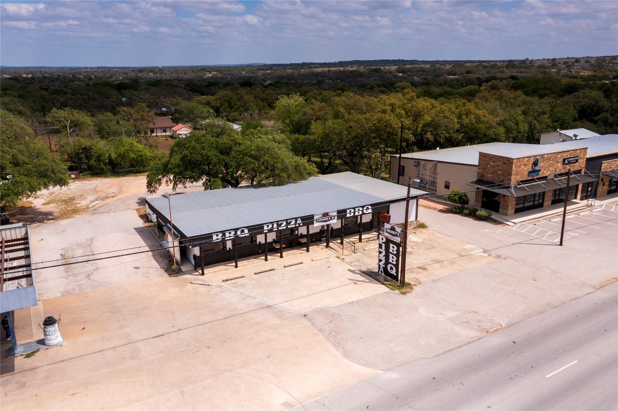 211 S Us Highway 281, Johnson City, TX 78636
