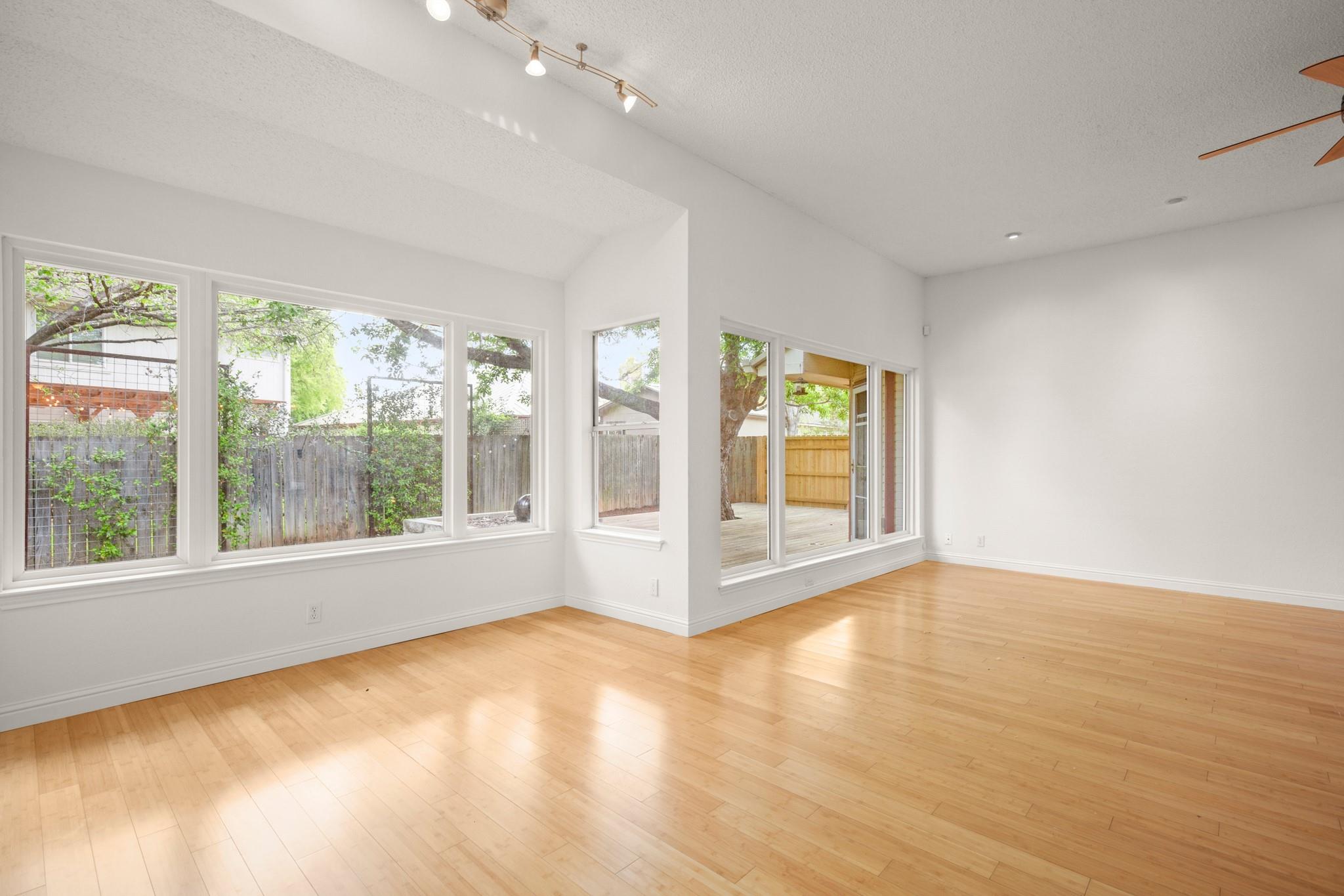 4816 Hale Dr, Austin, TX 78749