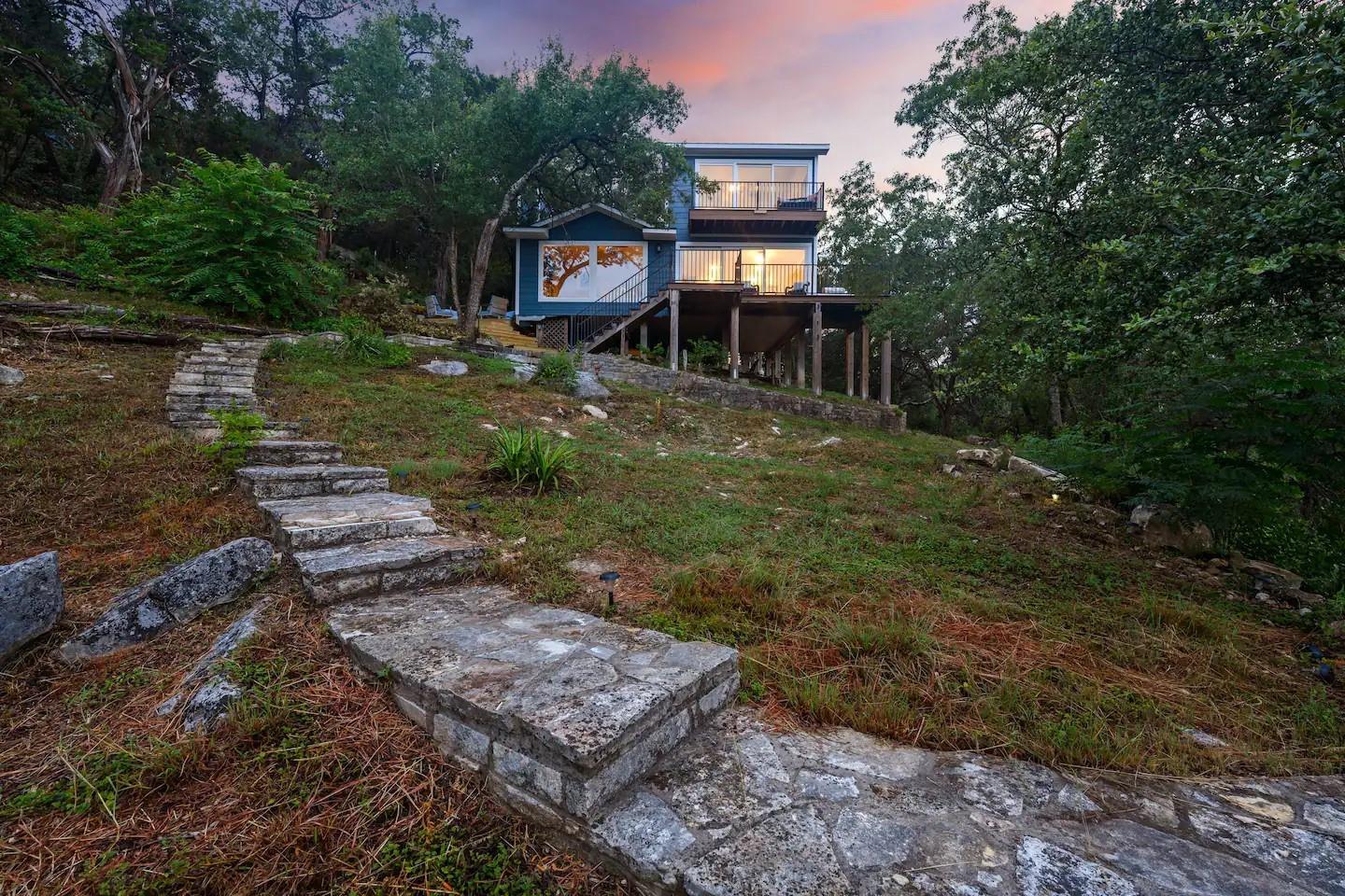 3700 N Hideaway Ln, Lago Vista, TX 78645