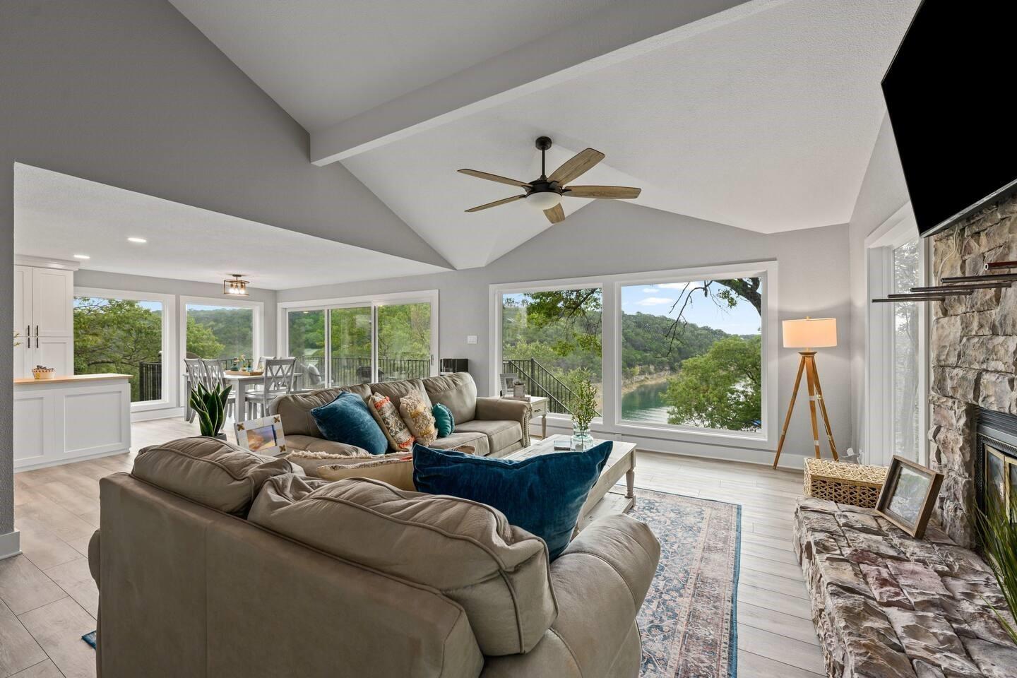 3700 N Hideaway Ln, Lago Vista, TX 78645