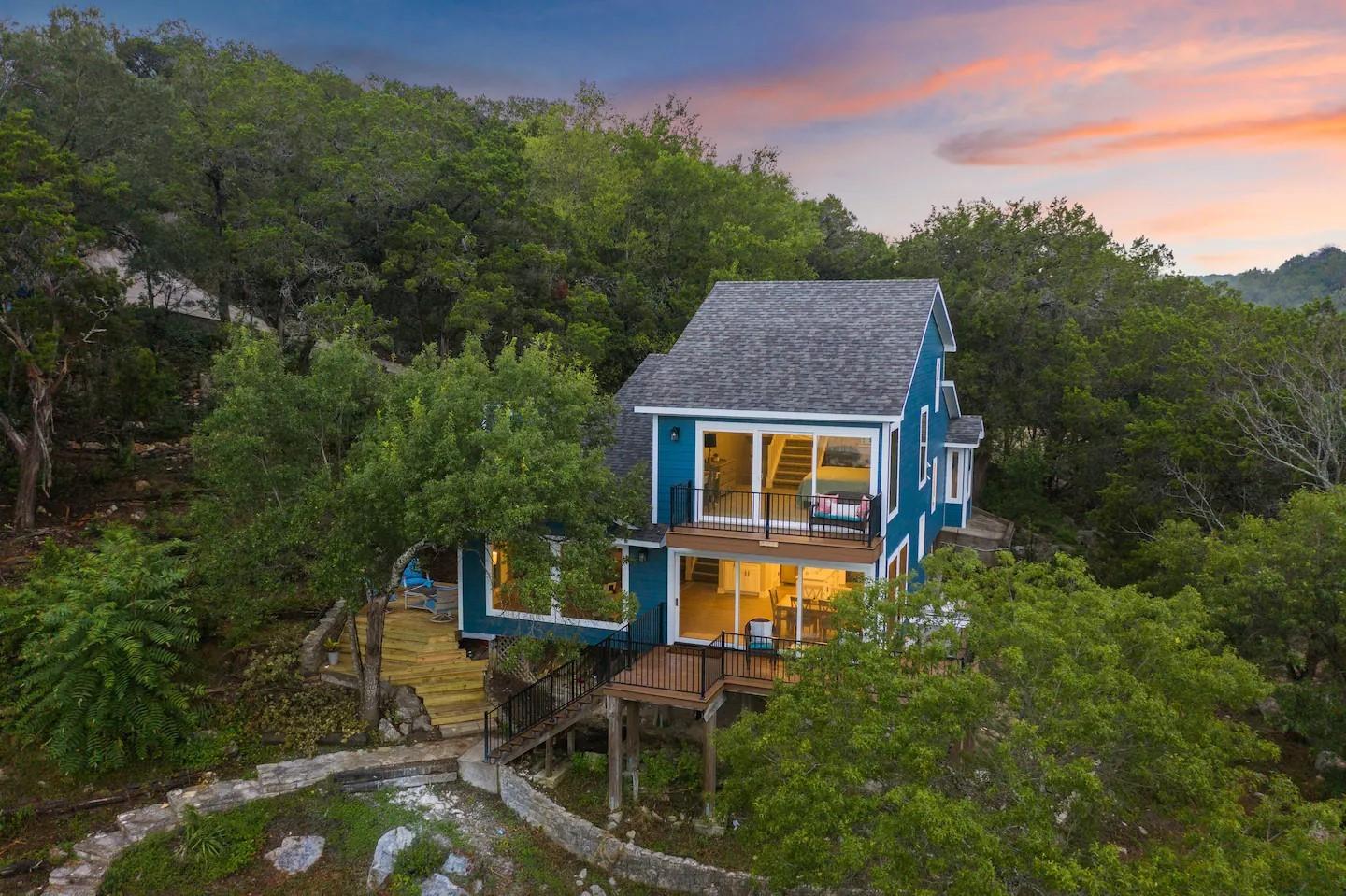 3700 N Hideaway Ln, Lago Vista, TX 78645