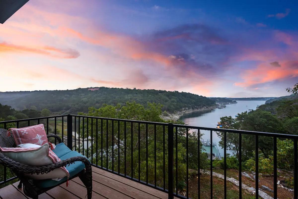 3700 N Hideaway Ln, Lago Vista, TX 78645