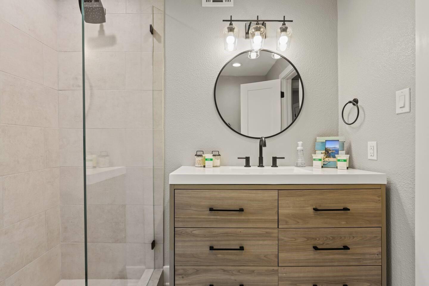 3700 N Hideaway Ln, Lago Vista, TX 78645