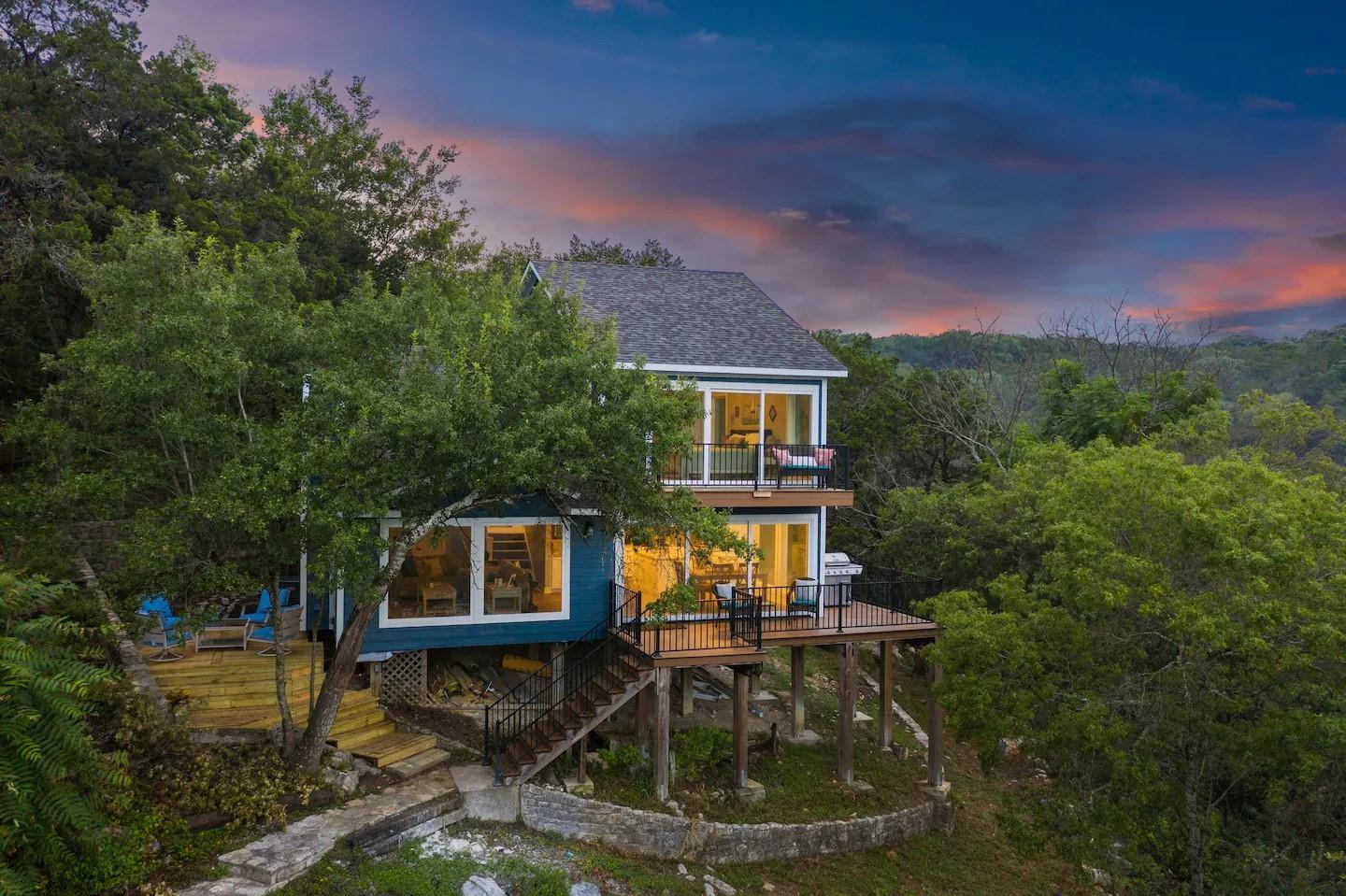 3700 N Hideaway Ln, Lago Vista, TX 78645