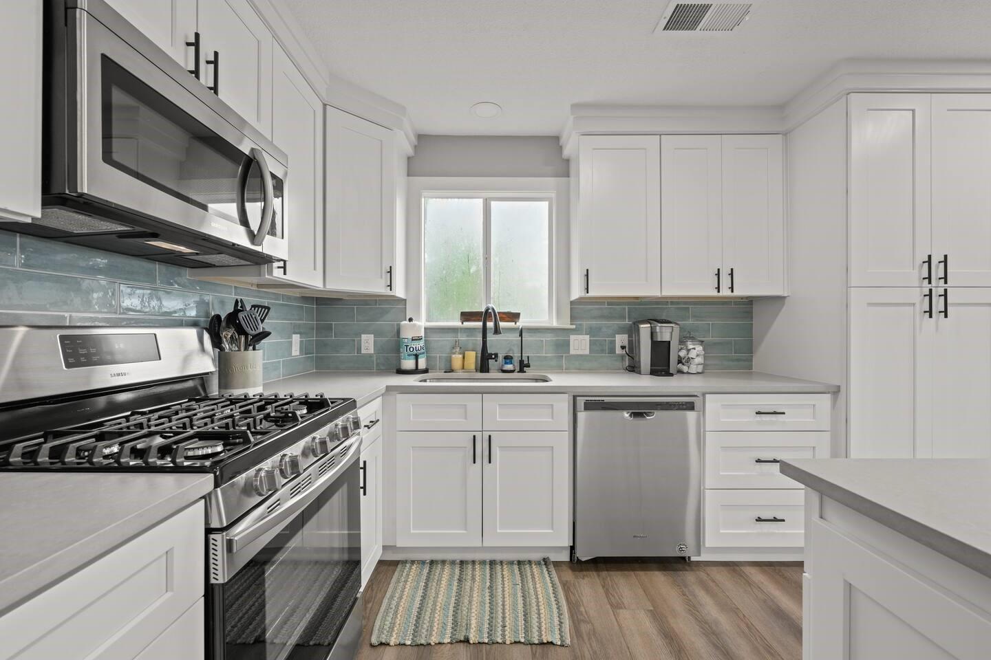 3700 N Hideaway Ln, Lago Vista, TX 78645