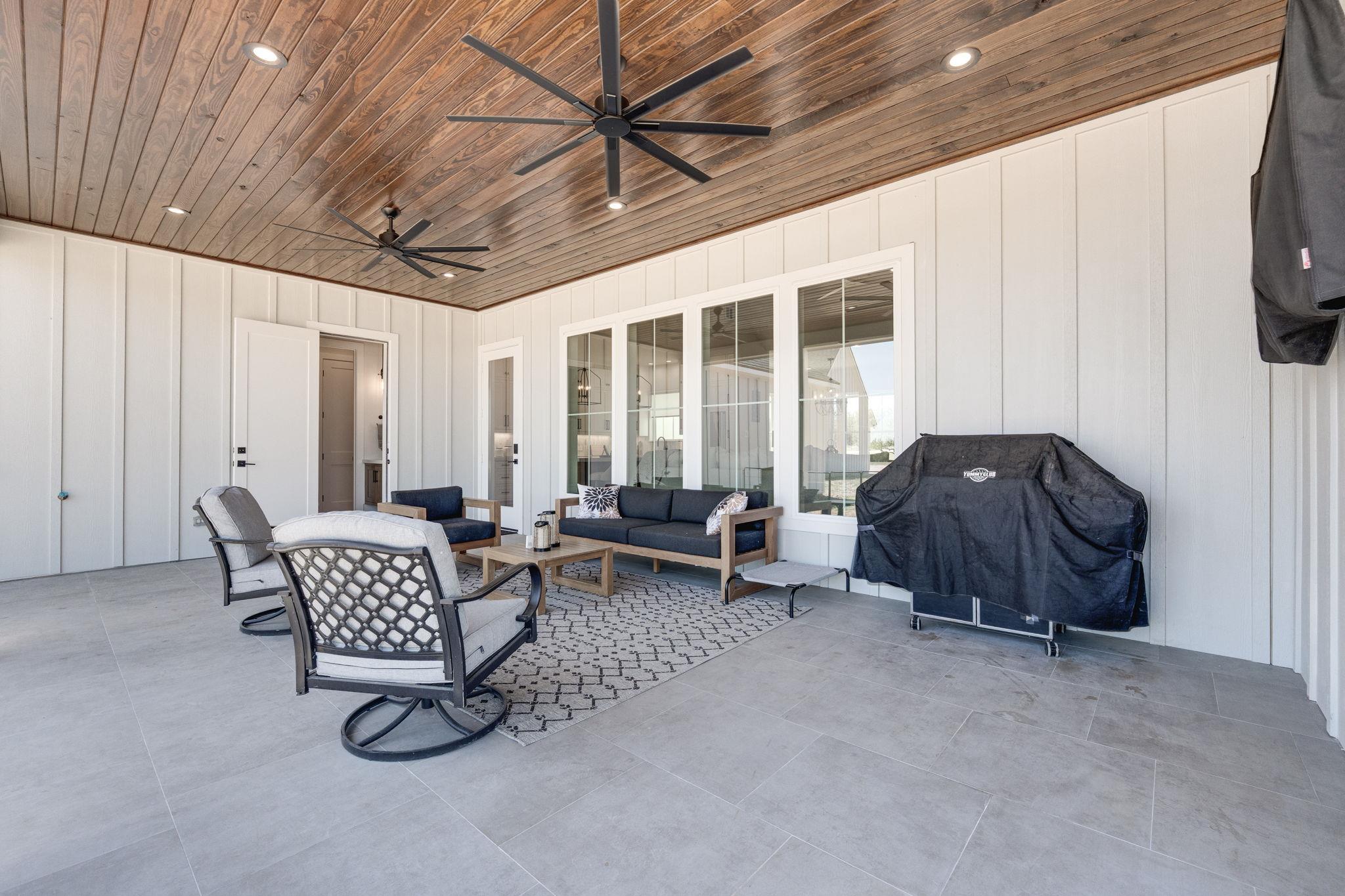 305 Willow Oak Dr, Goldthwaite, TX 76844