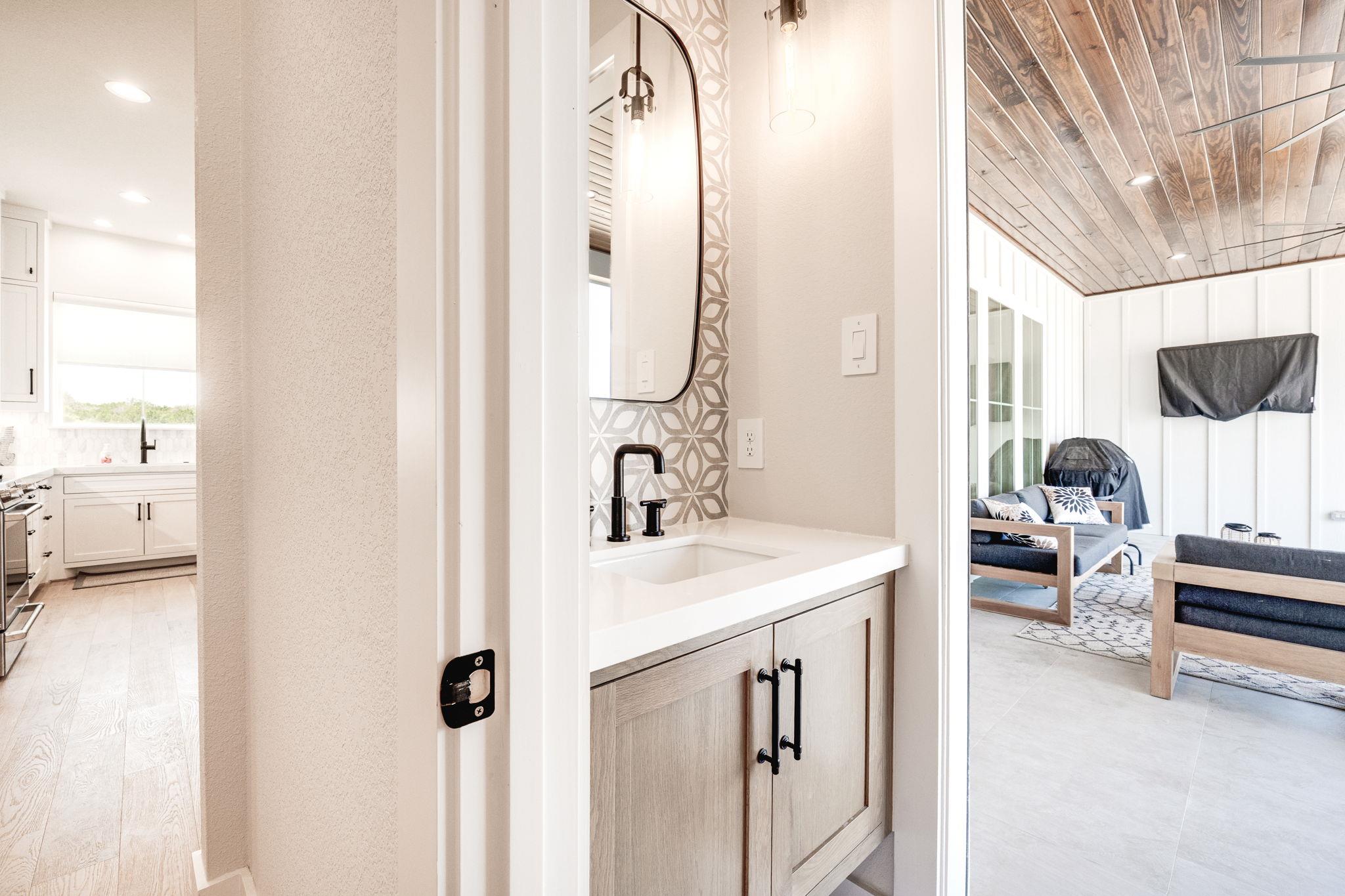 305 Willow Oak Dr, Goldthwaite, TX 76844