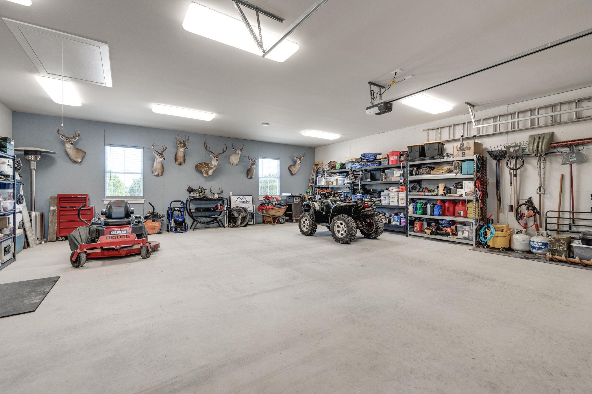 305 Willow Oak Dr, Goldthwaite, TX 76844