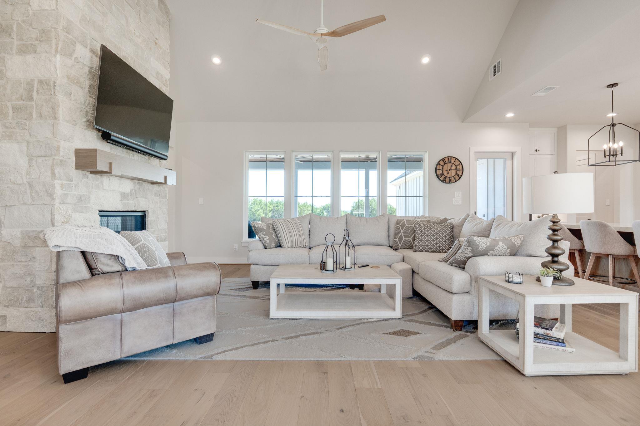 305 Willow Oak Dr, Goldthwaite, TX 76844