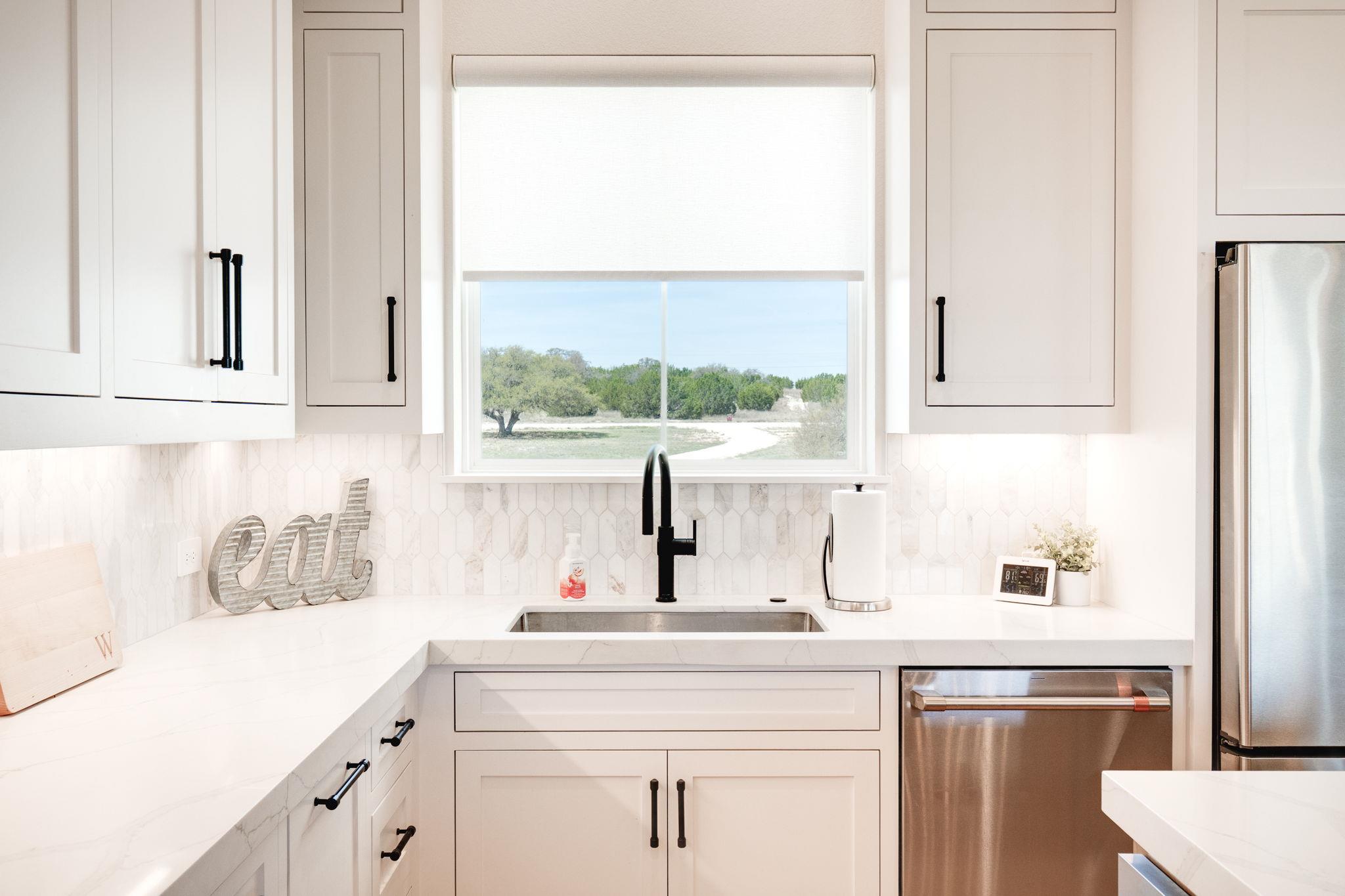 305 Willow Oak Dr, Goldthwaite, TX 76844