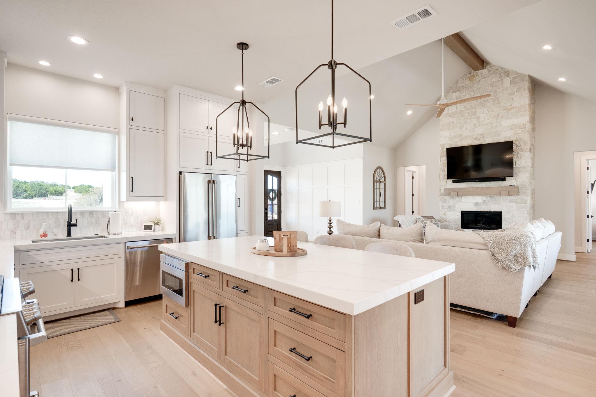 305 Willow Oak Dr, Goldthwaite, TX 76844