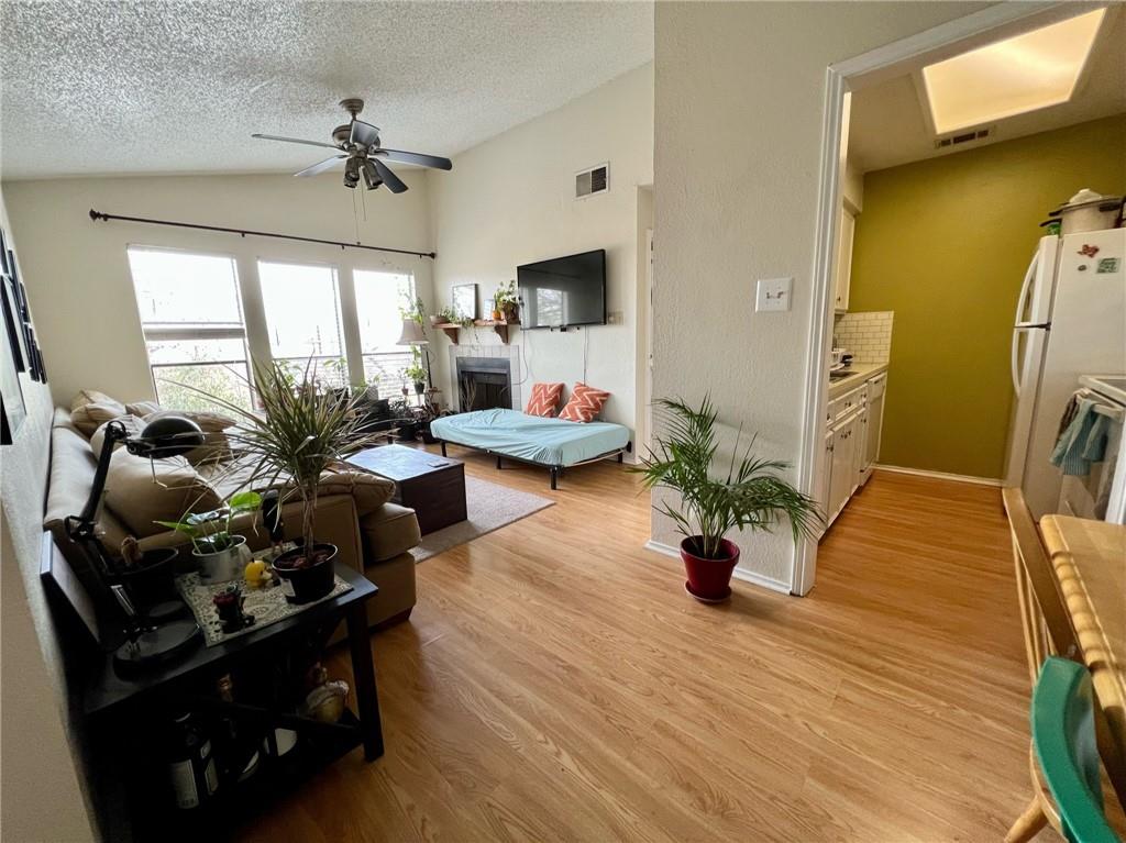 2706 Salado St # 302, Austin, TX 78705