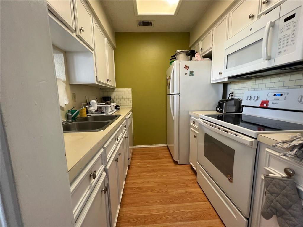 2706 Salado St # 302, Austin, TX 78705