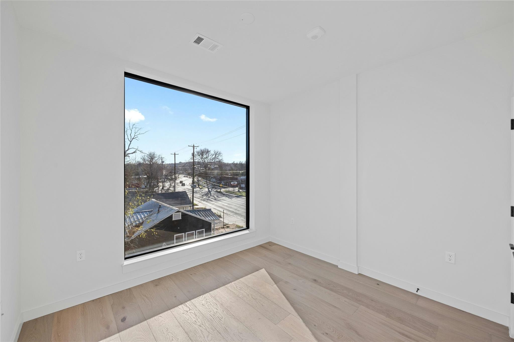 2209 S 1st St # 321, Austin, TX 78704