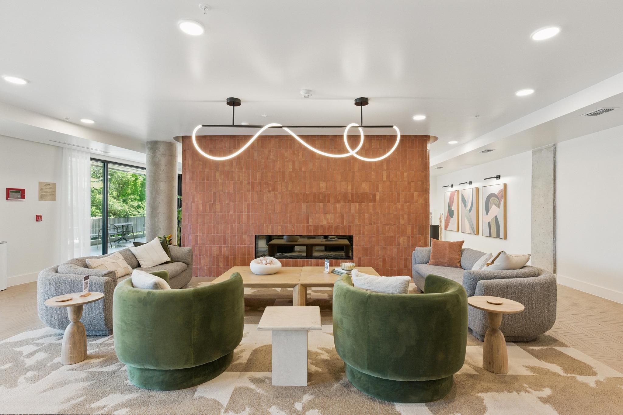 2209 S 1st St # 321, Austin, TX 78704