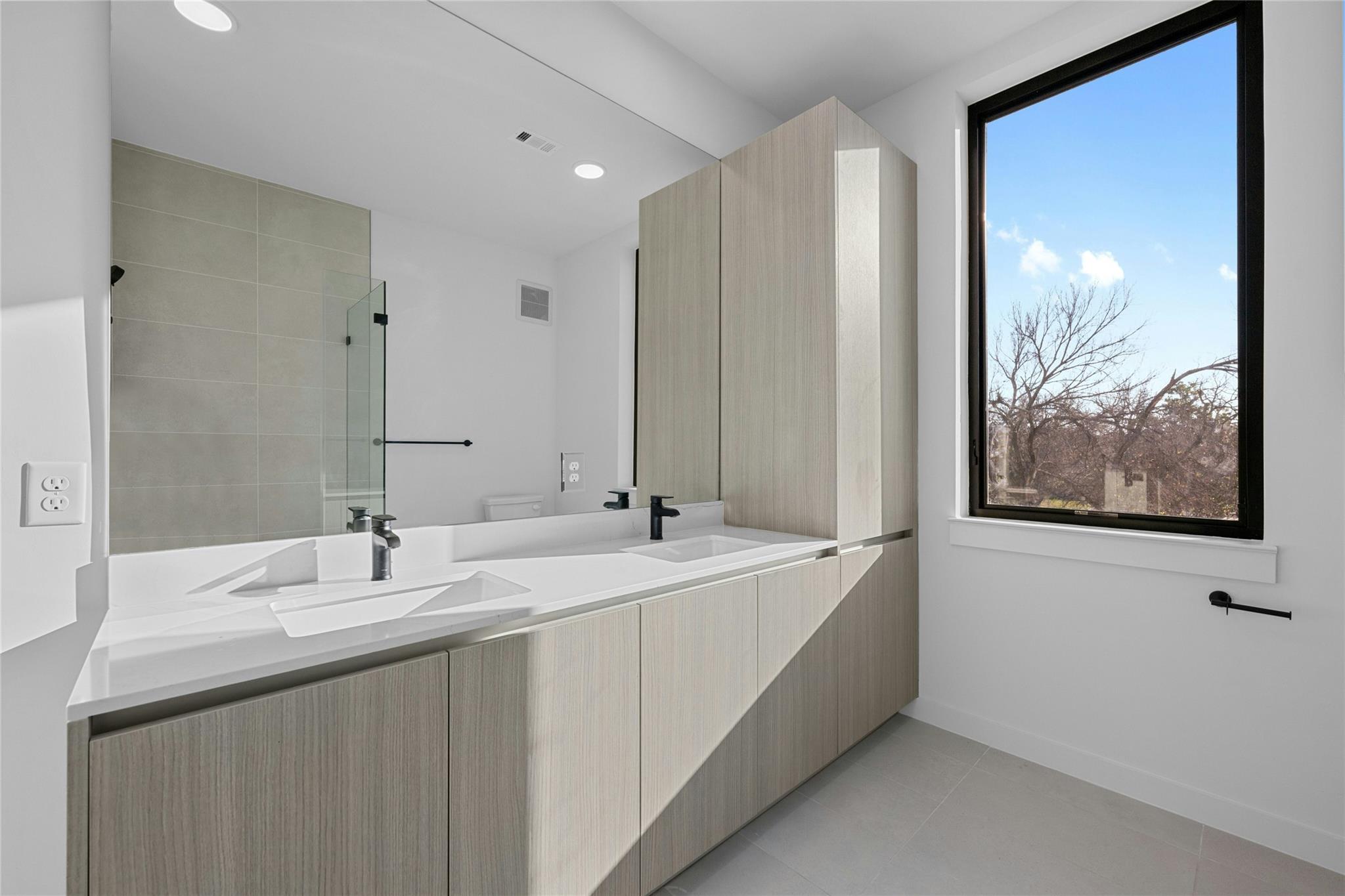 2209 S 1st St # 321, Austin, TX 78704