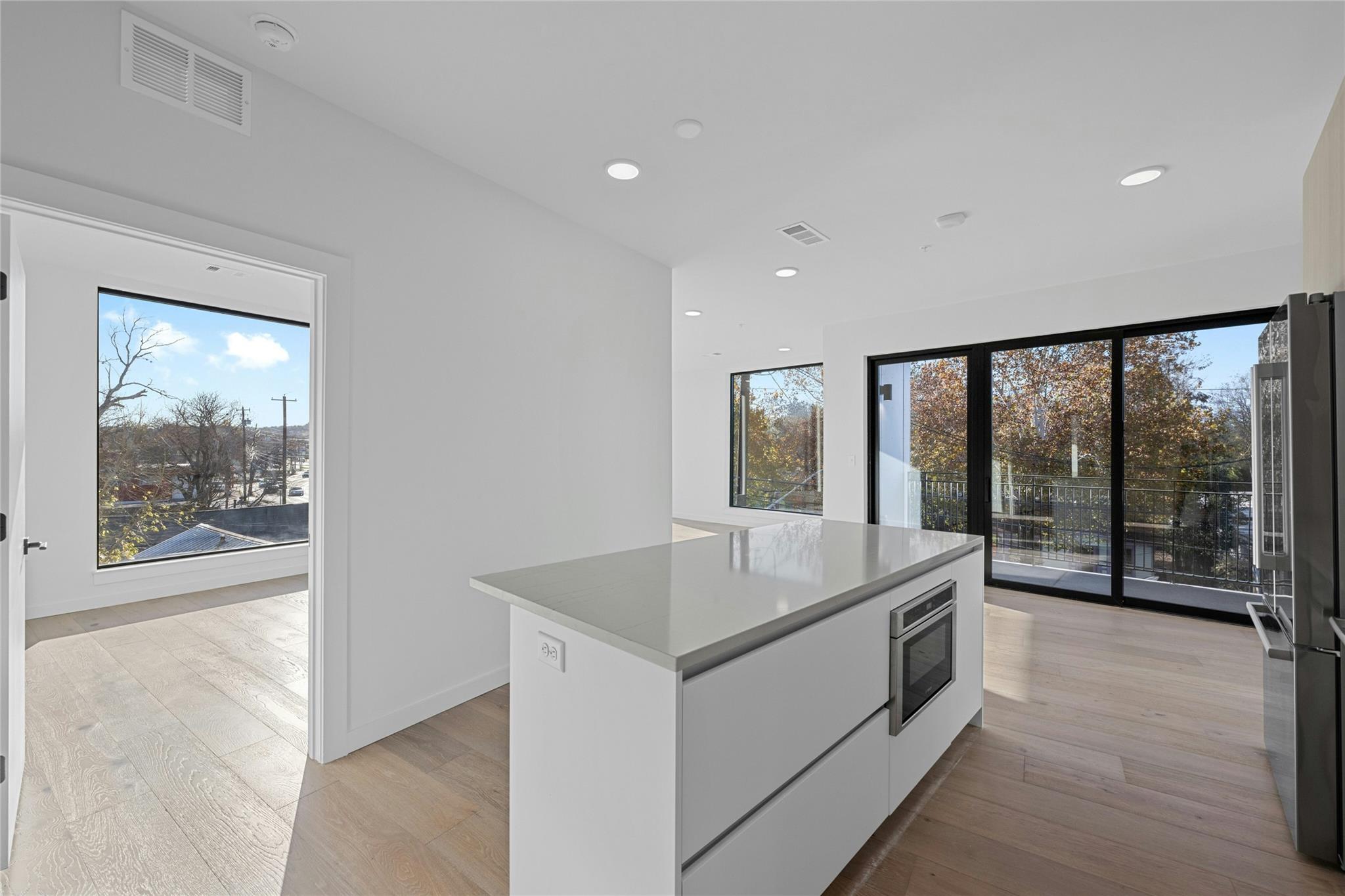 2209 S 1st St # 321, Austin, TX 78704