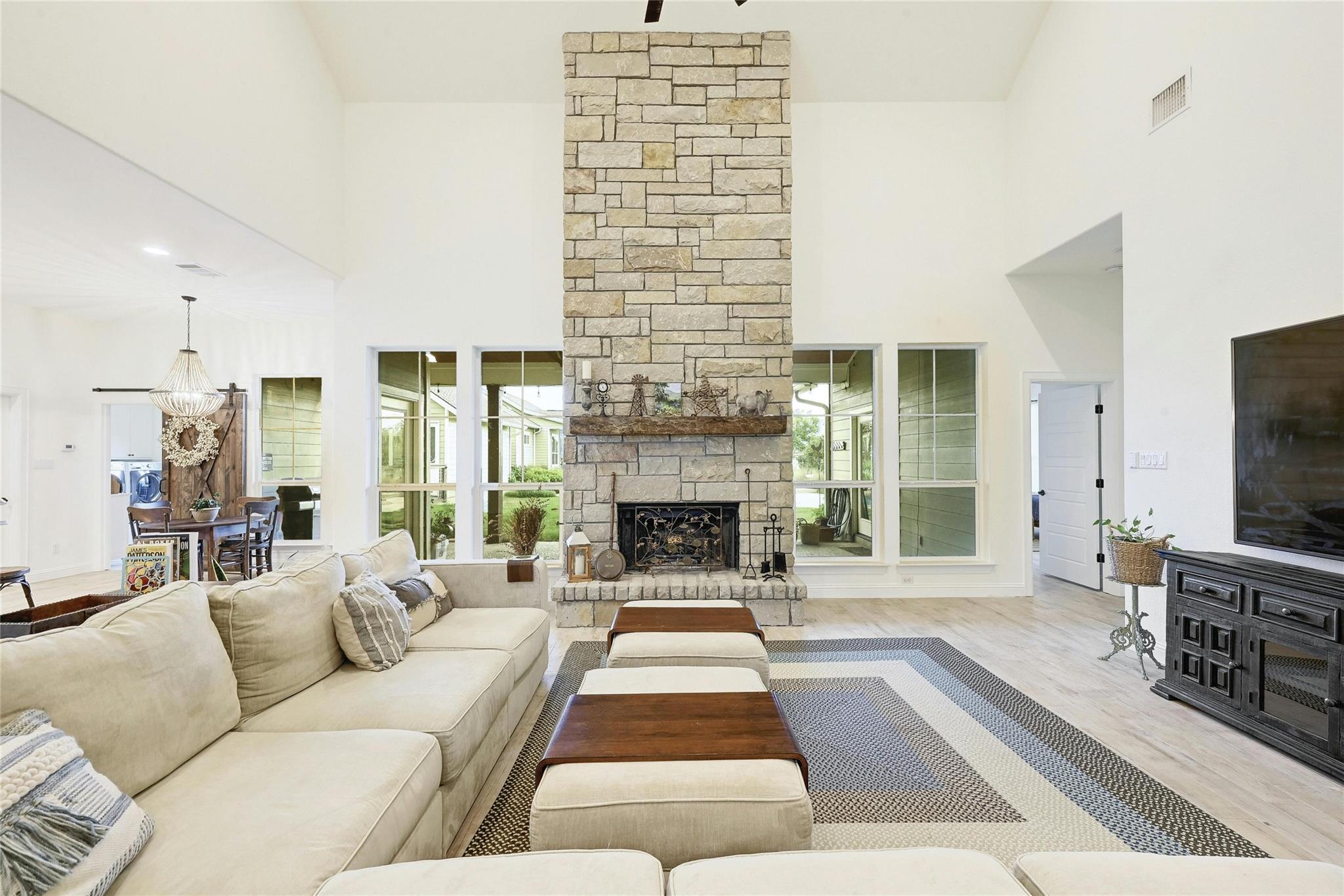 1501 Trebled Waters Trl, Driftwood, TX 78619