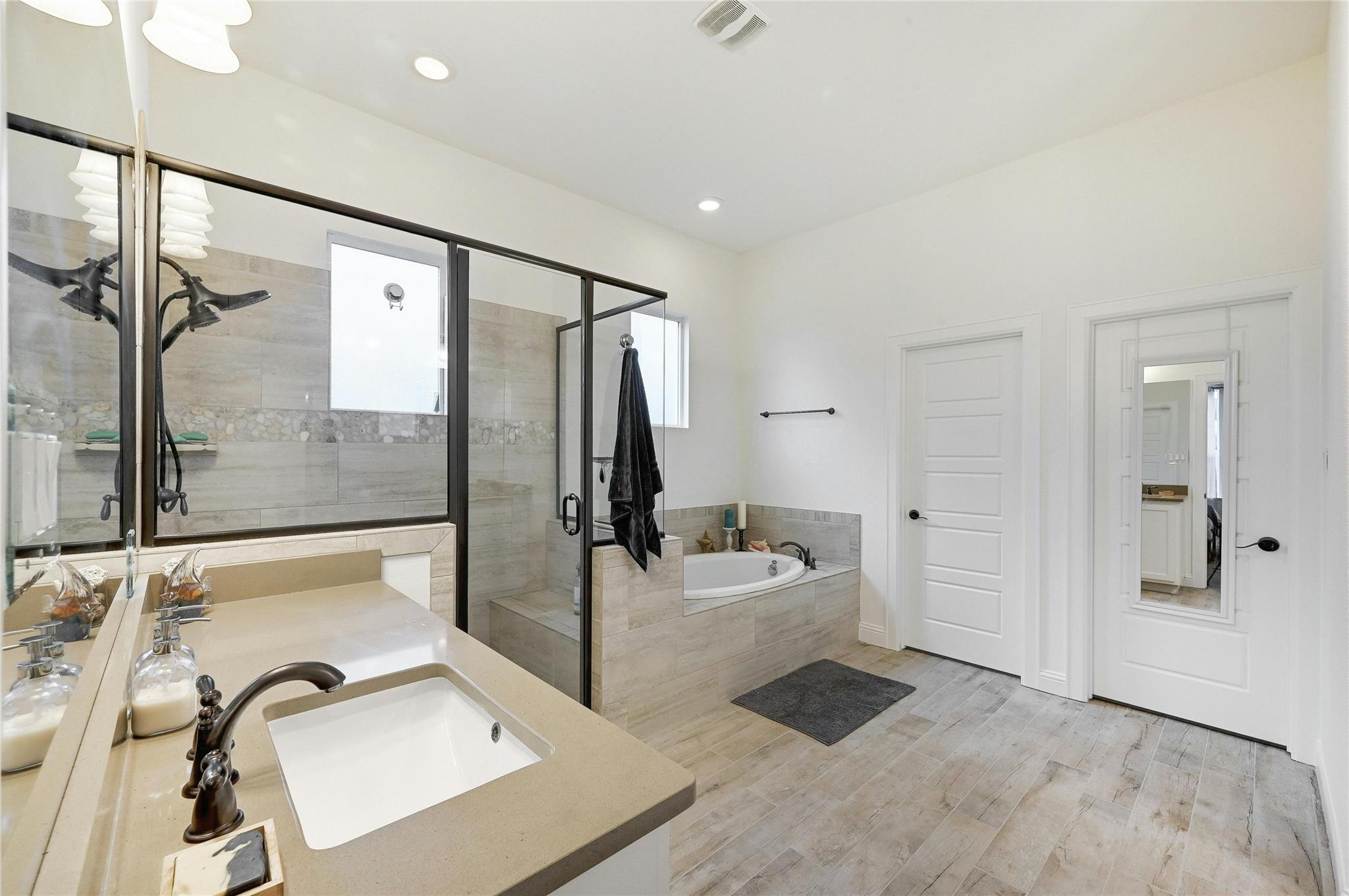 1501 Trebled Waters Trl, Driftwood, TX 78619