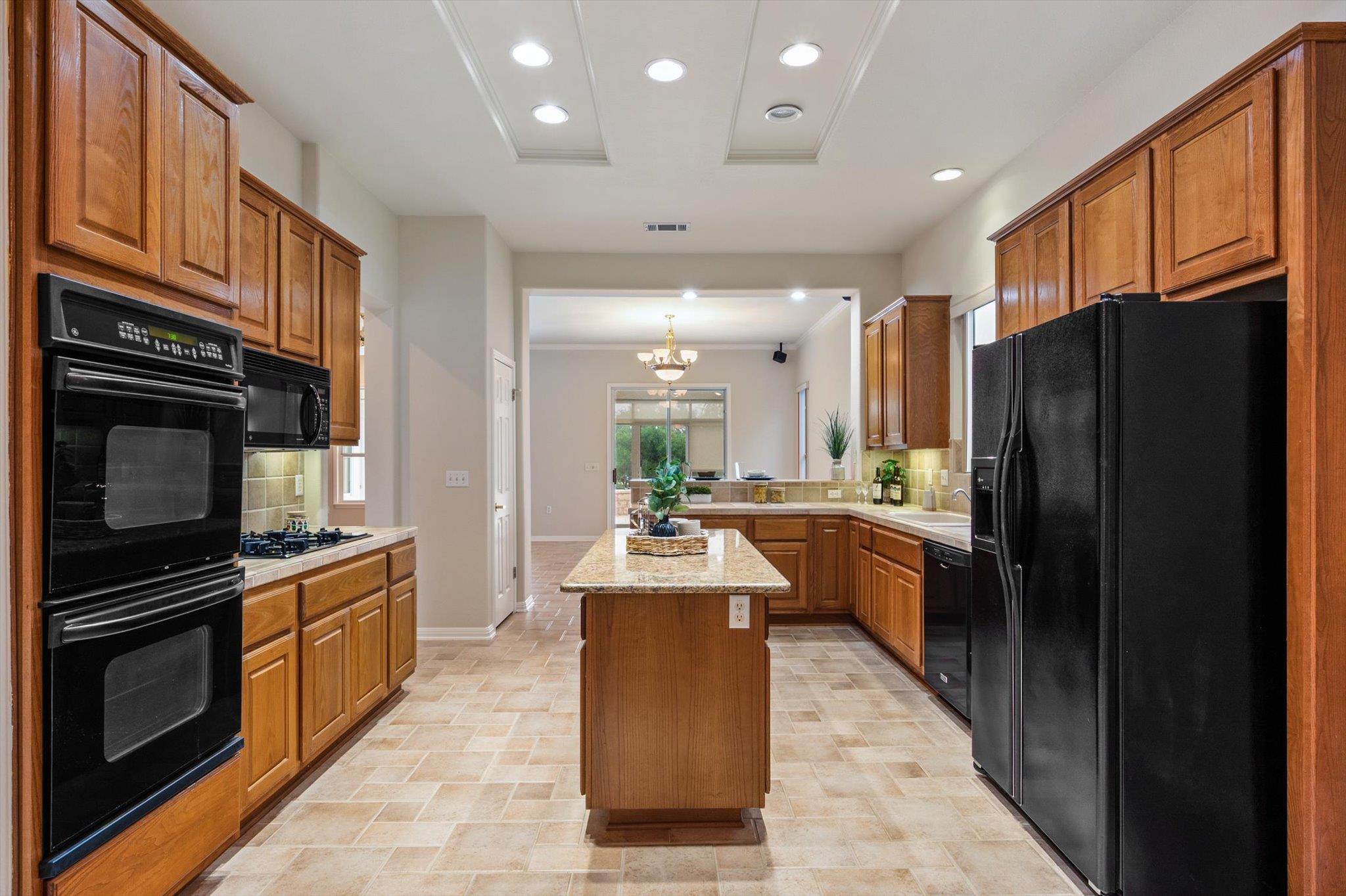 112 Goldenrod Way, Georgetown, TX 78633
