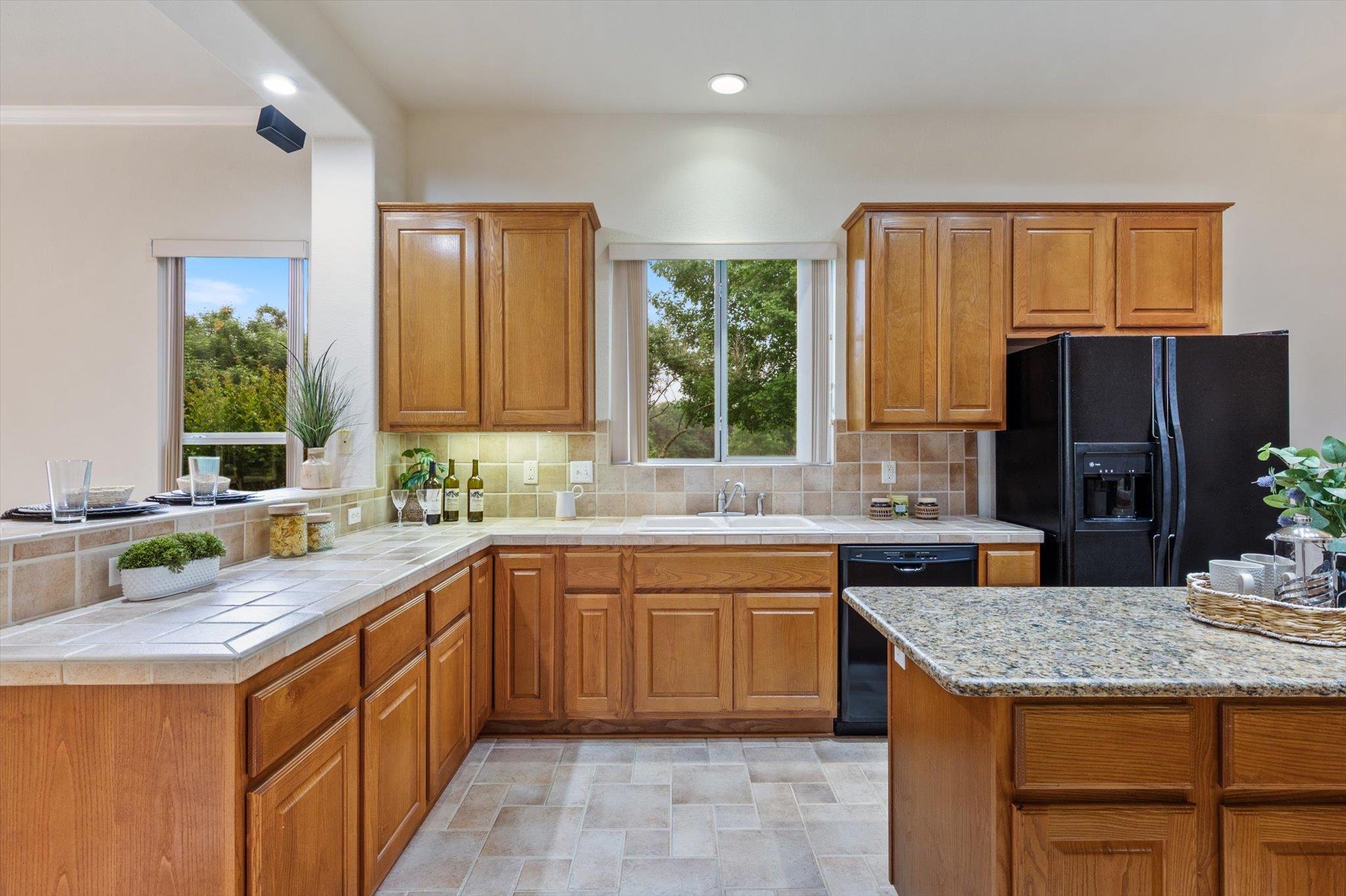 112 Goldenrod Way, Georgetown, TX 78633