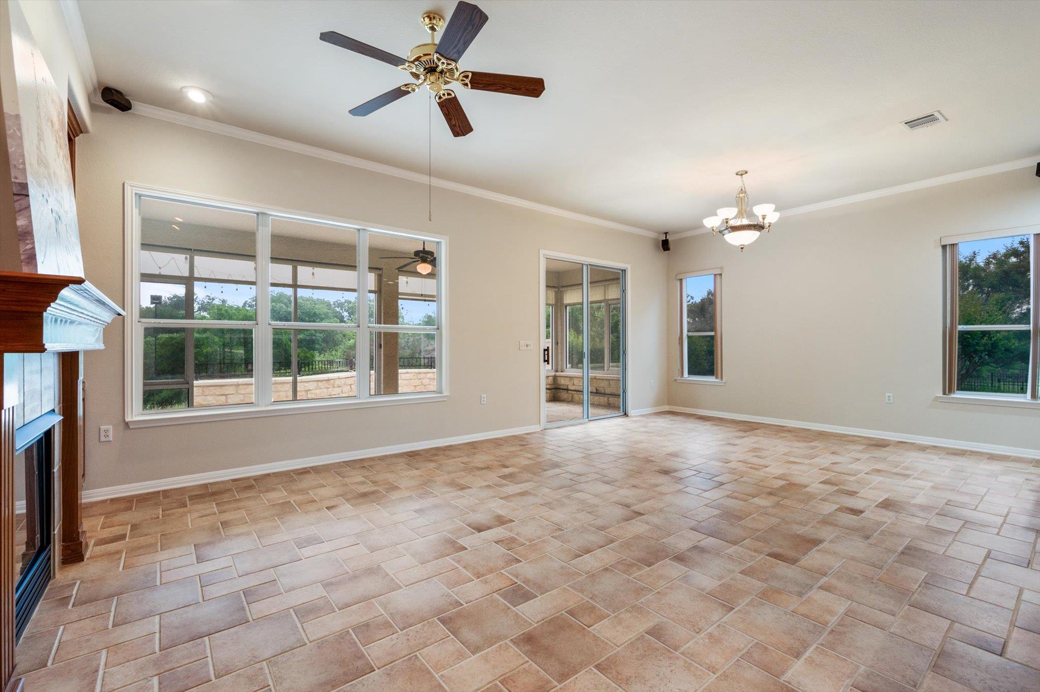 112 Goldenrod Way, Georgetown, TX 78633