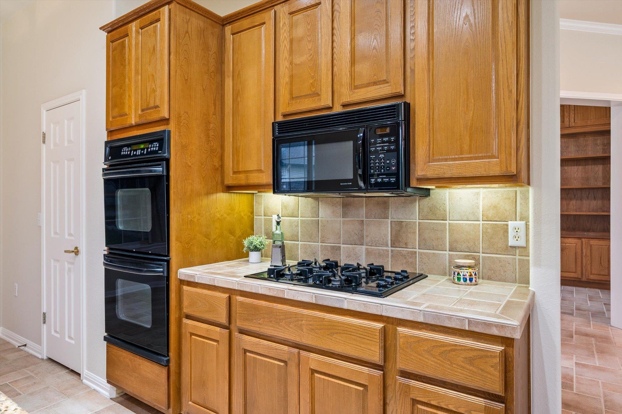 112 Goldenrod Way, Georgetown, TX 78633