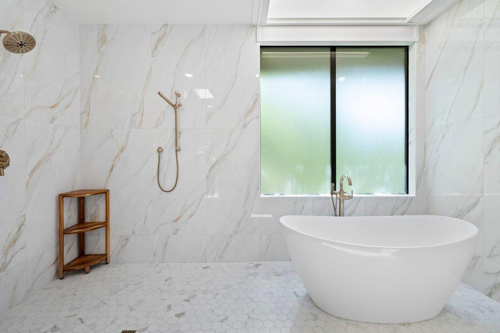 1200 Thataway, Horseshoe Bay, TX 78657