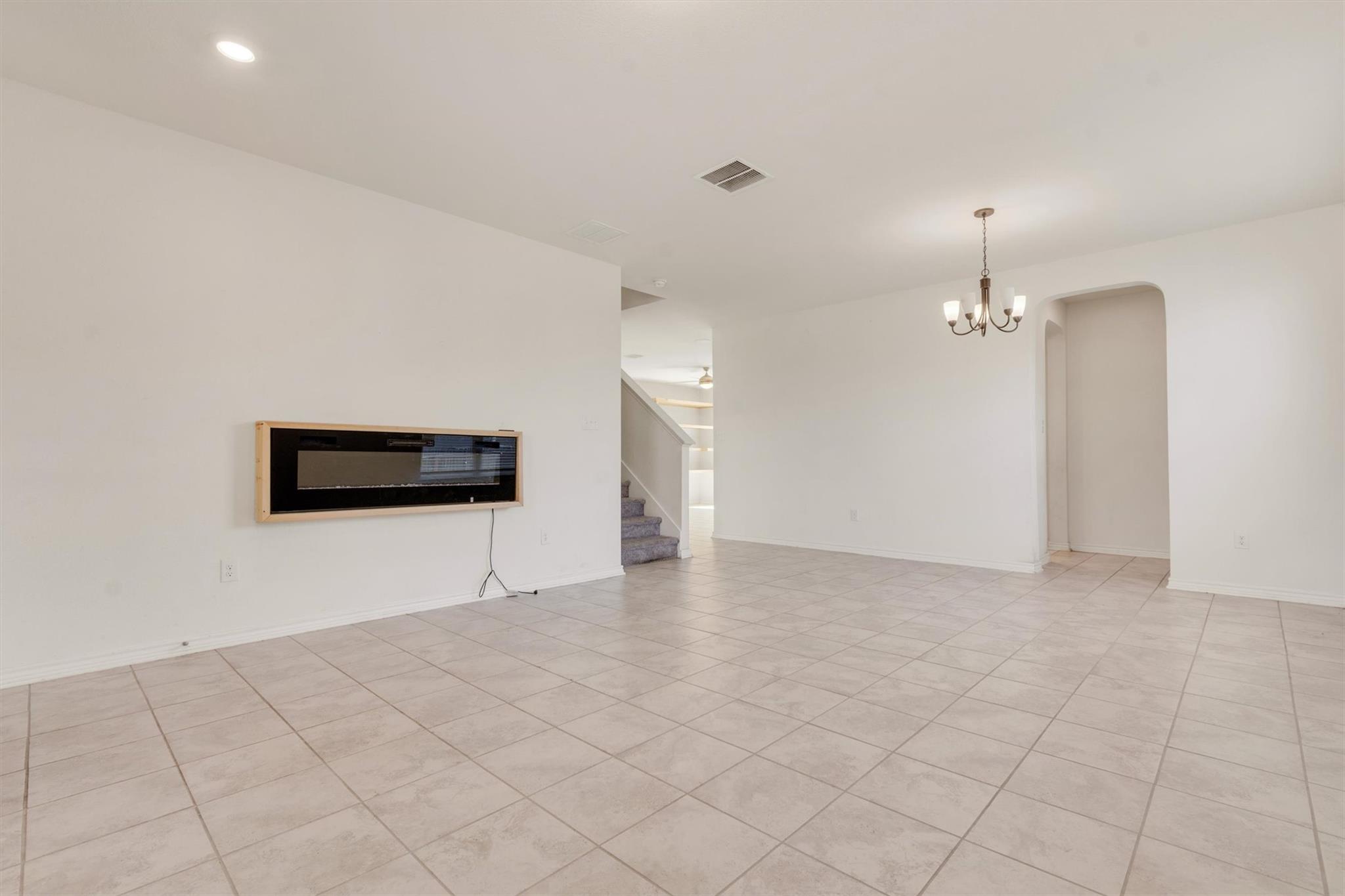 401 Briarfield Dr, Seguin, TX 78155