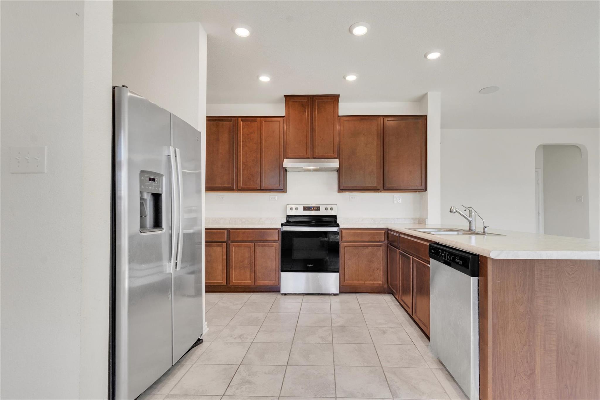 401 Briarfield Dr, Seguin, TX 78155