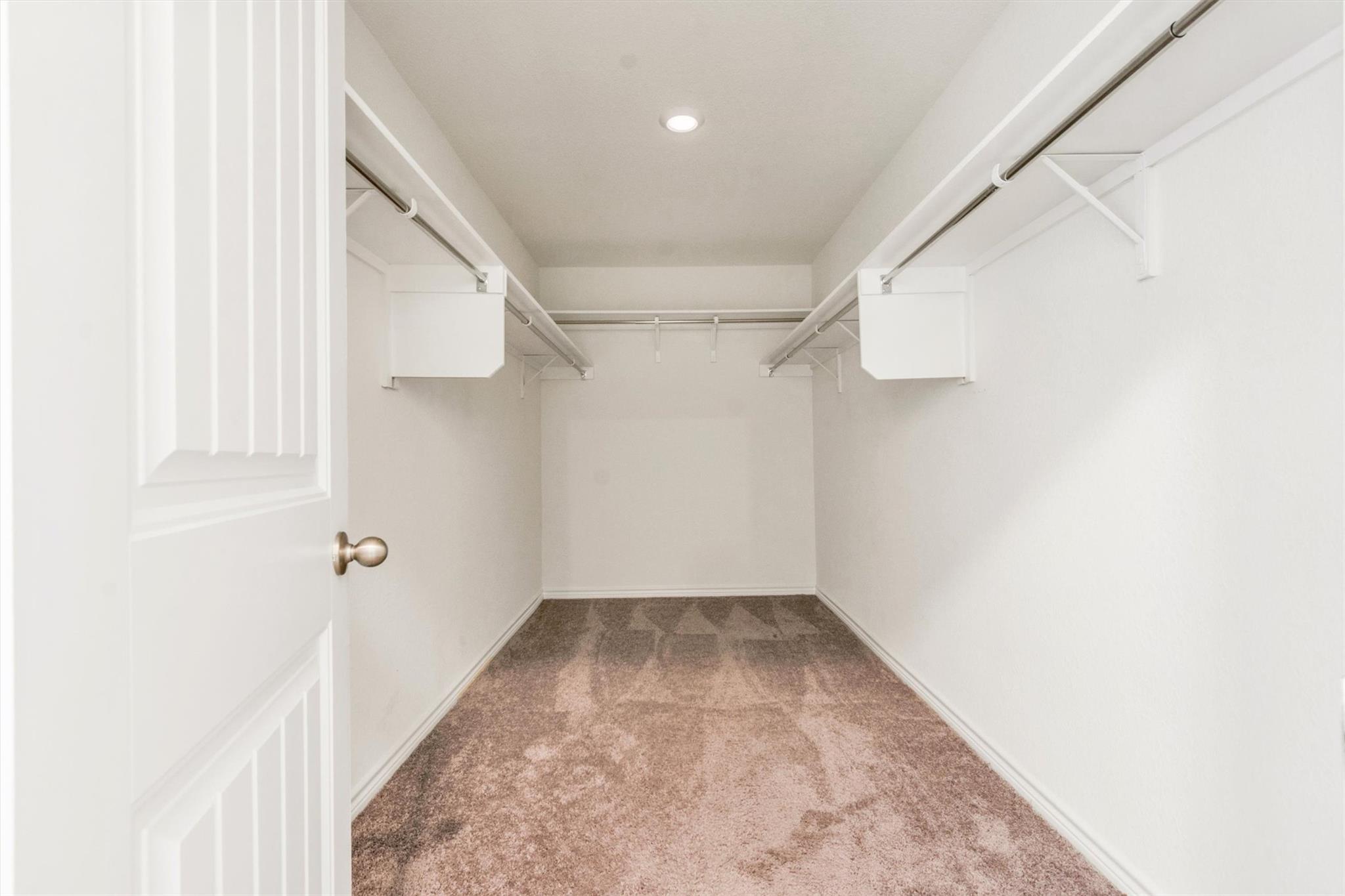 401 Briarfield Dr, Seguin, TX 78155