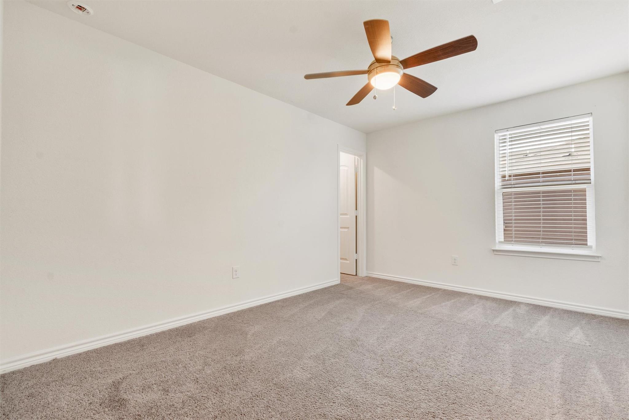 401 Briarfield Dr, Seguin, TX 78155