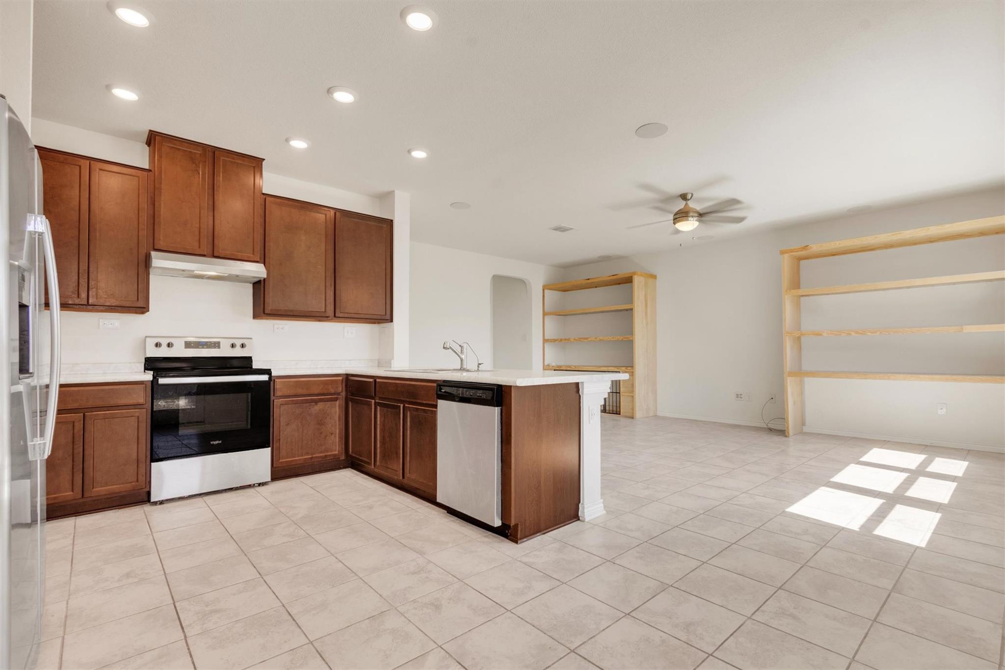 401 Briarfield Dr, Seguin, TX 78155