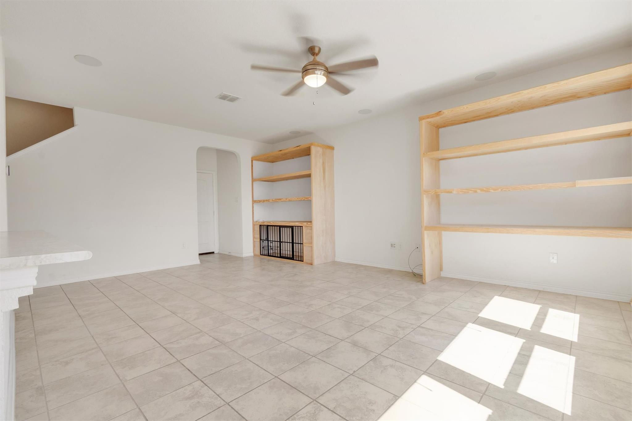 401 Briarfield Dr, Seguin, TX 78155