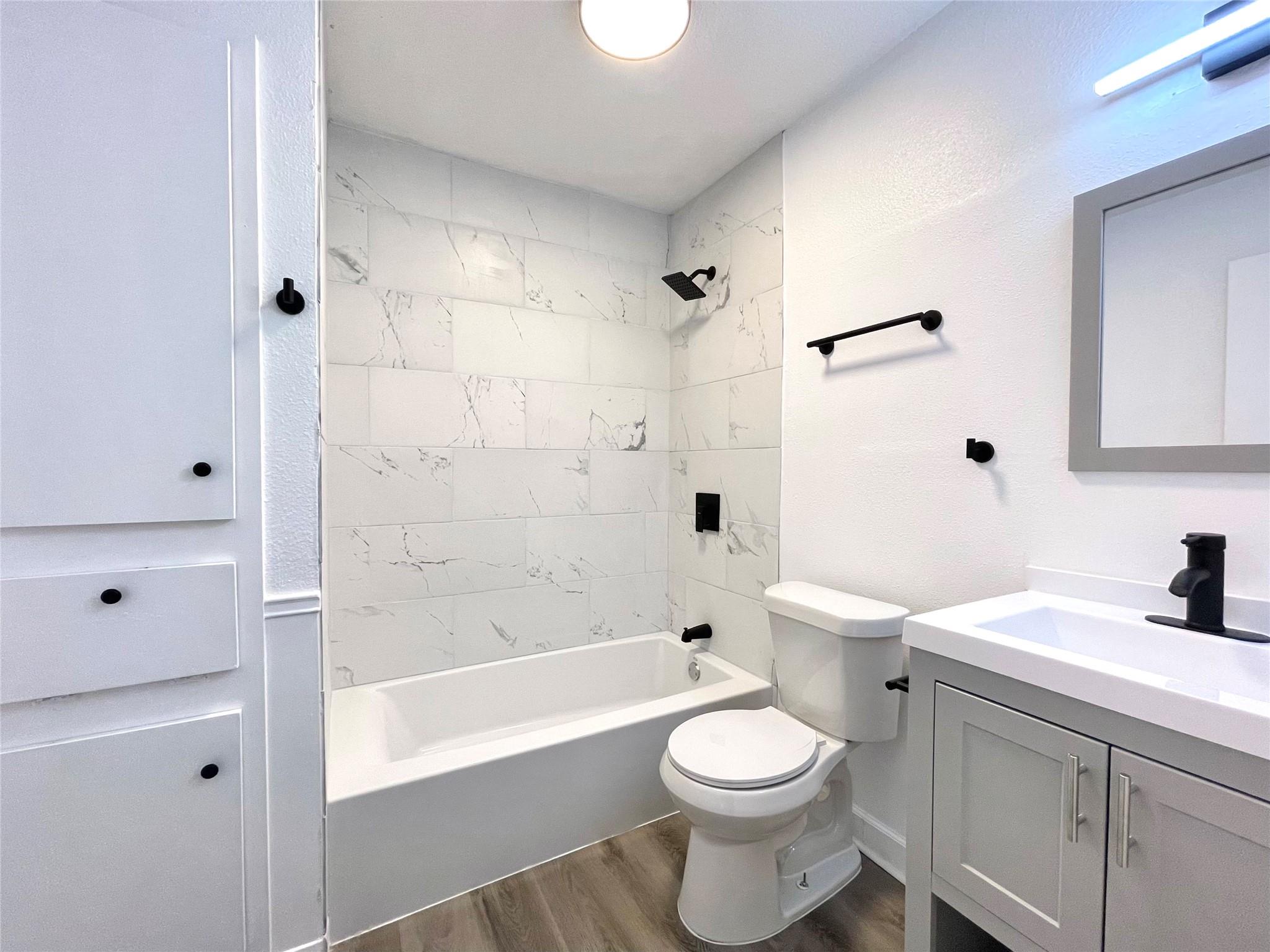 2306 Barton Village Cir # 104, Austin, TX 78704