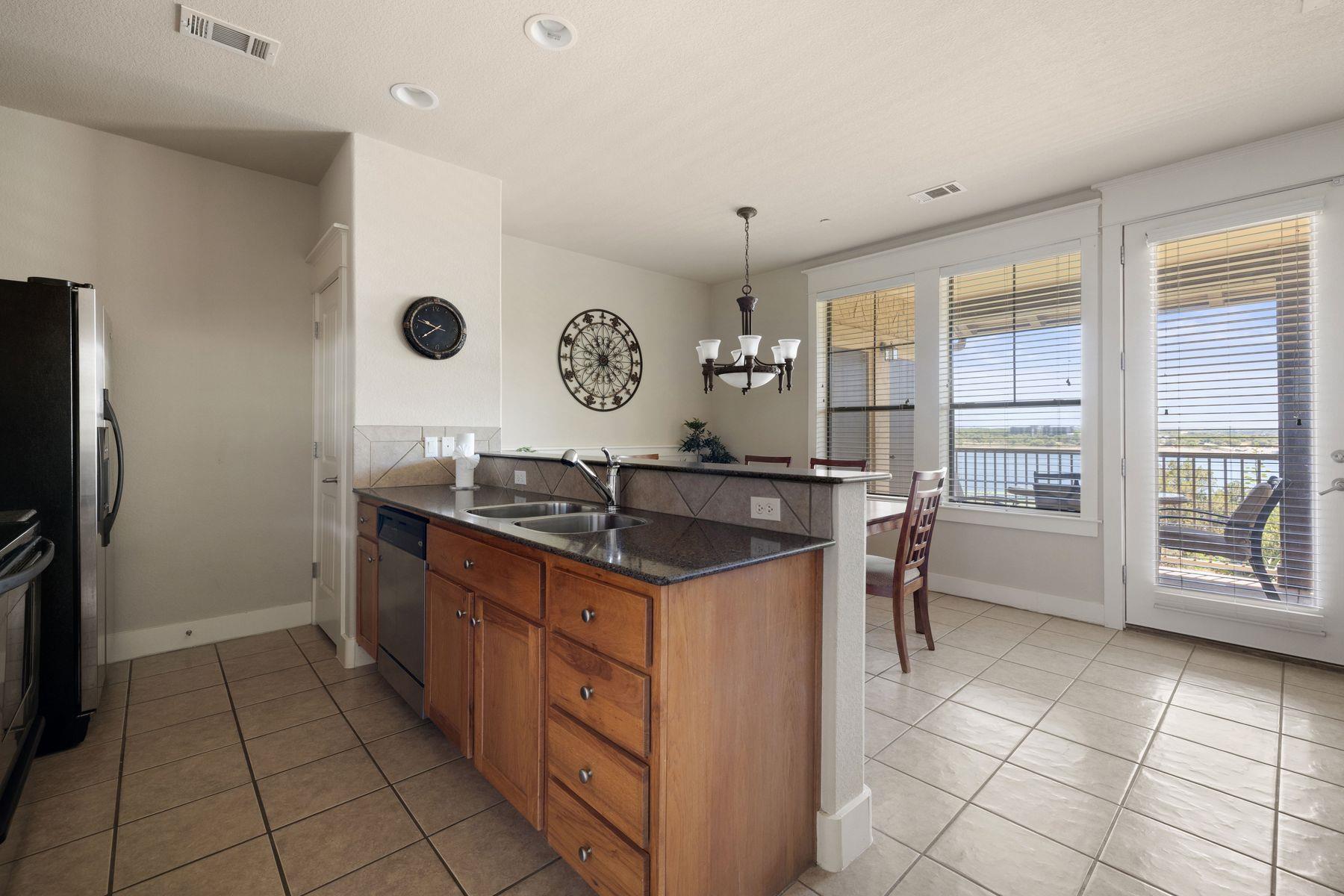 6712 Lantern View Dr # 302, Jonestown, TX 78645