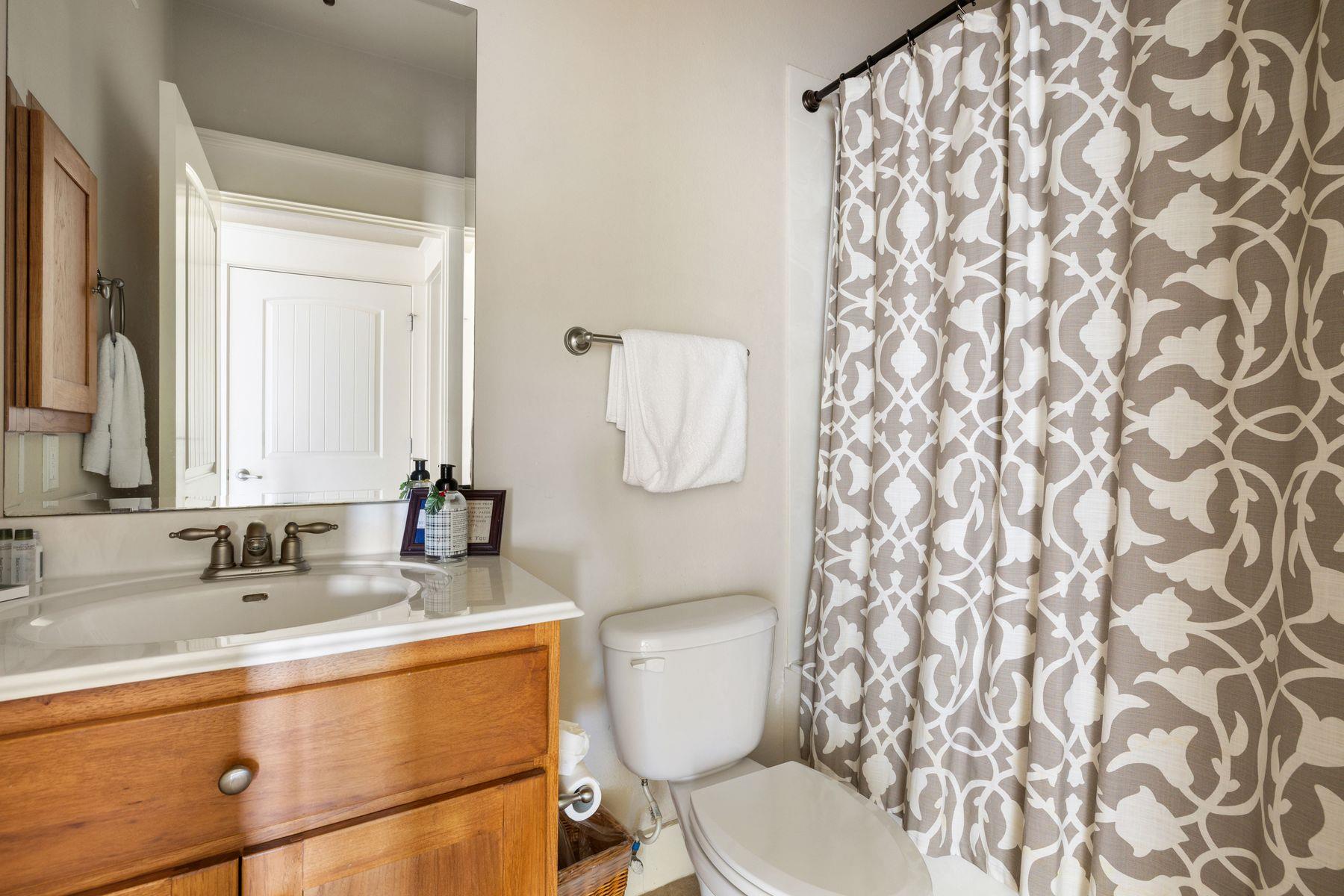 6712 Lantern View Dr # 302, Jonestown, TX 78645