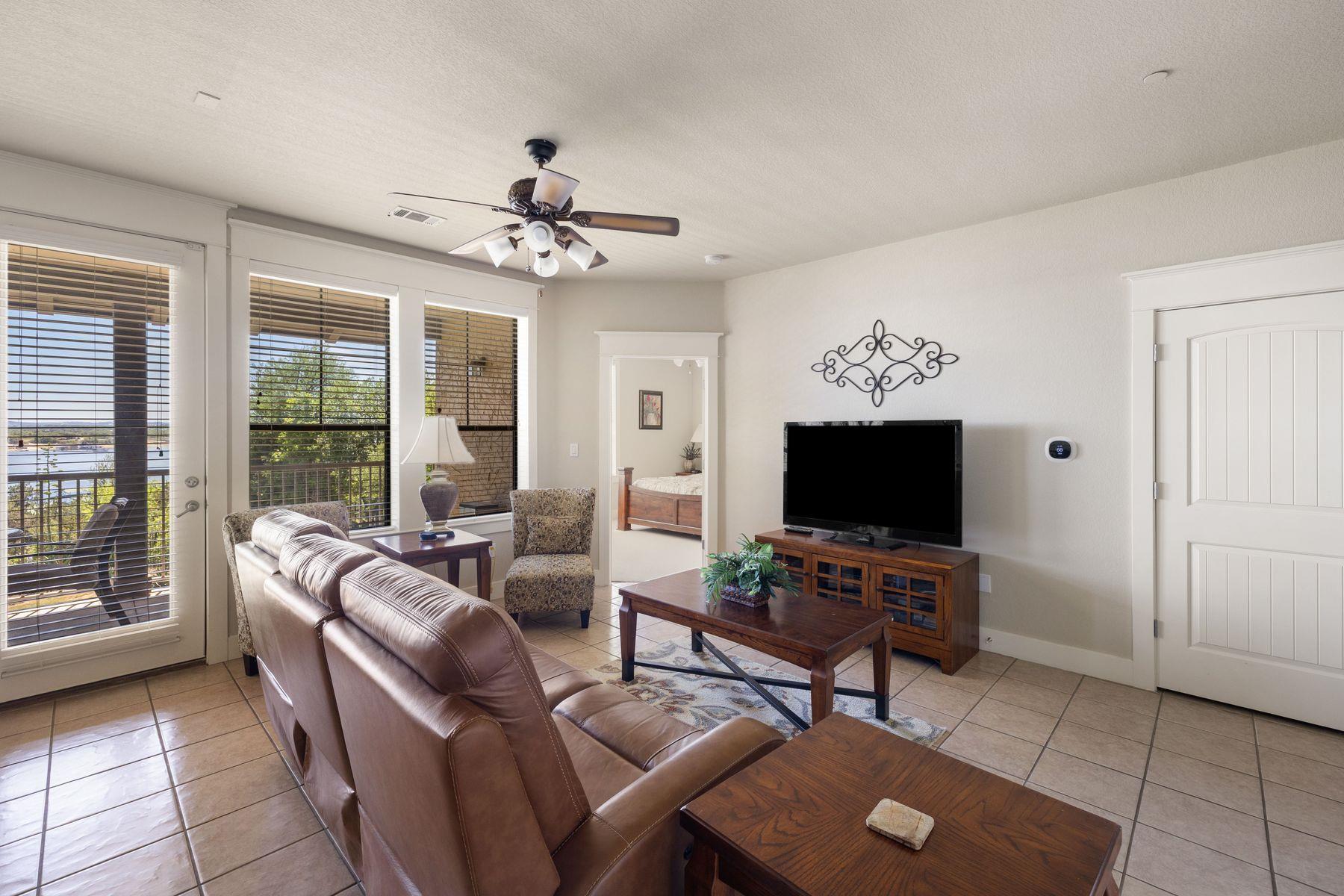 6712 Lantern View Dr # 302, Jonestown, TX 78645