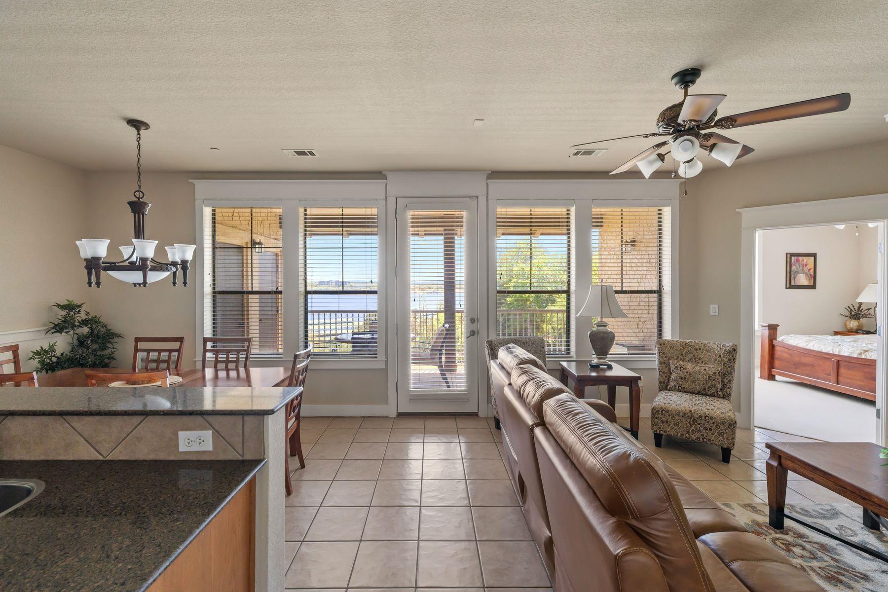 6712 Lantern View Dr # 302, Jonestown, TX 78645